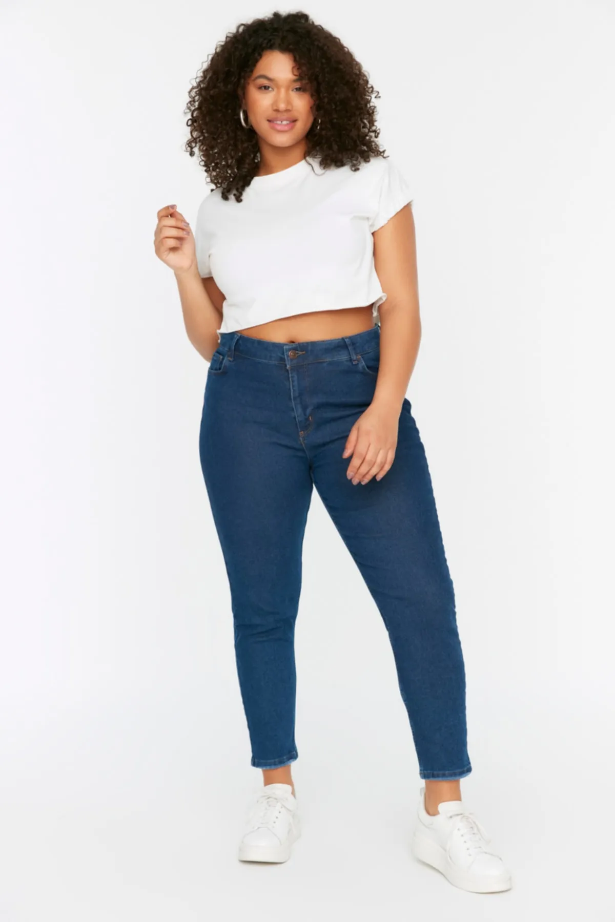 Trendyol Curve  Dunkelblaue, hoch taillierte, dehnbare Röhrenjeans TBBSS22JE0189