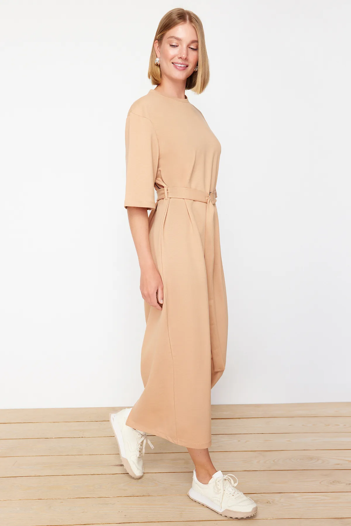 Trendyol Modest  Beiges ungefüttertes, schlichtes 2-fädiges Hijab-Kleid aus Strick TCTSS24EB00108