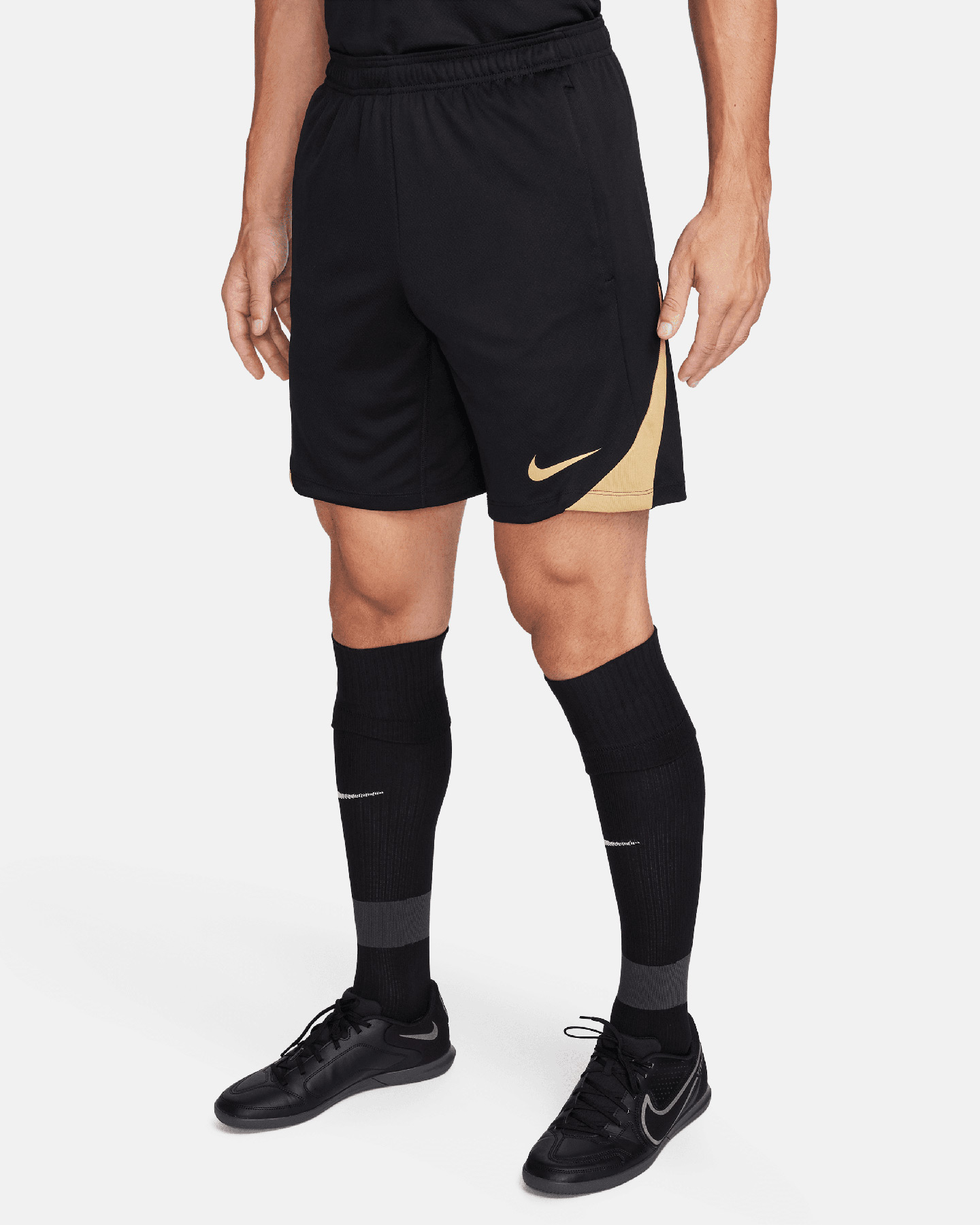 Futbalové šortky Nike Strike Dri Fit Kz M FN2401-011