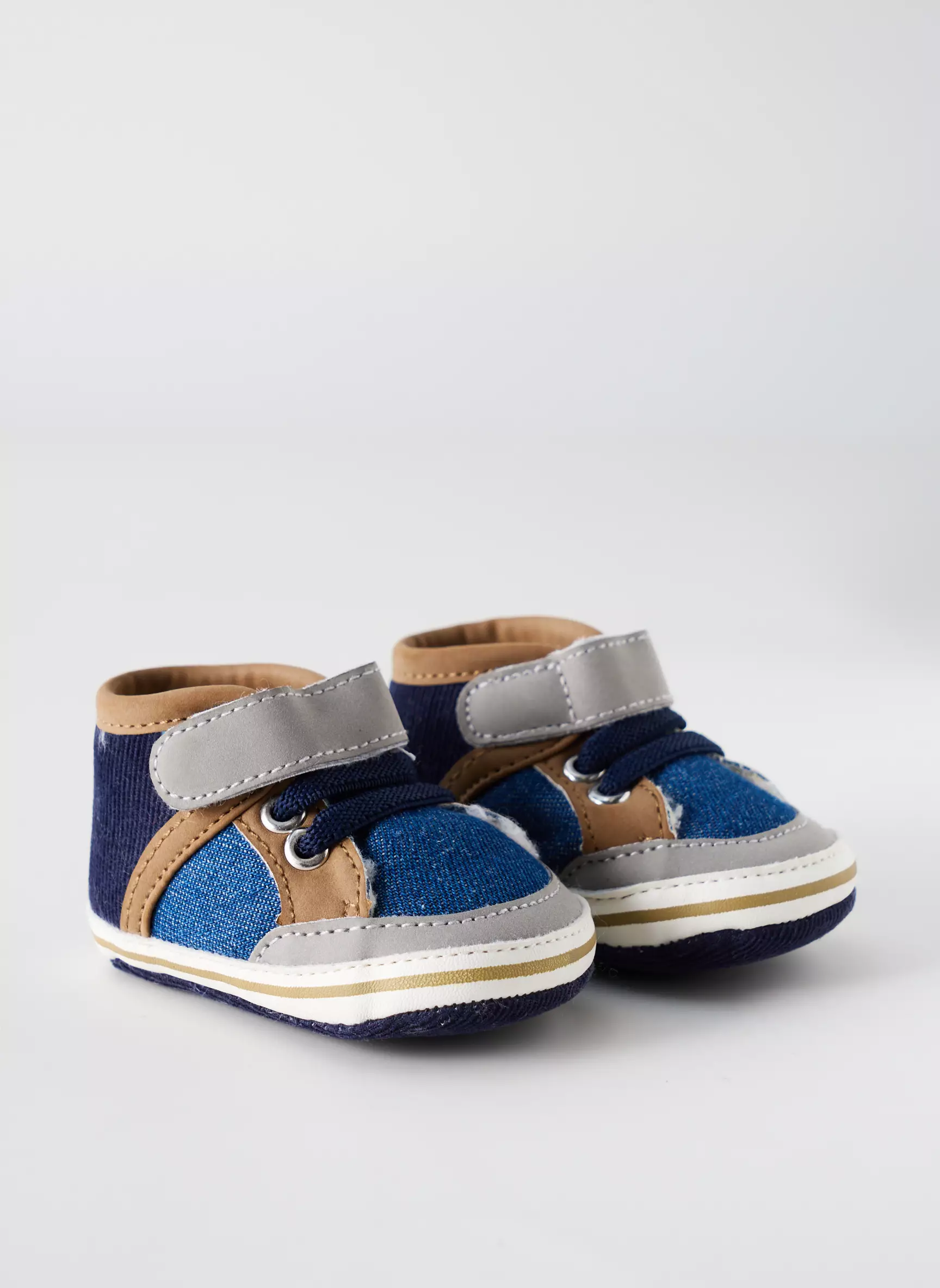 Absorba Chaussons Garcon couleur bleu