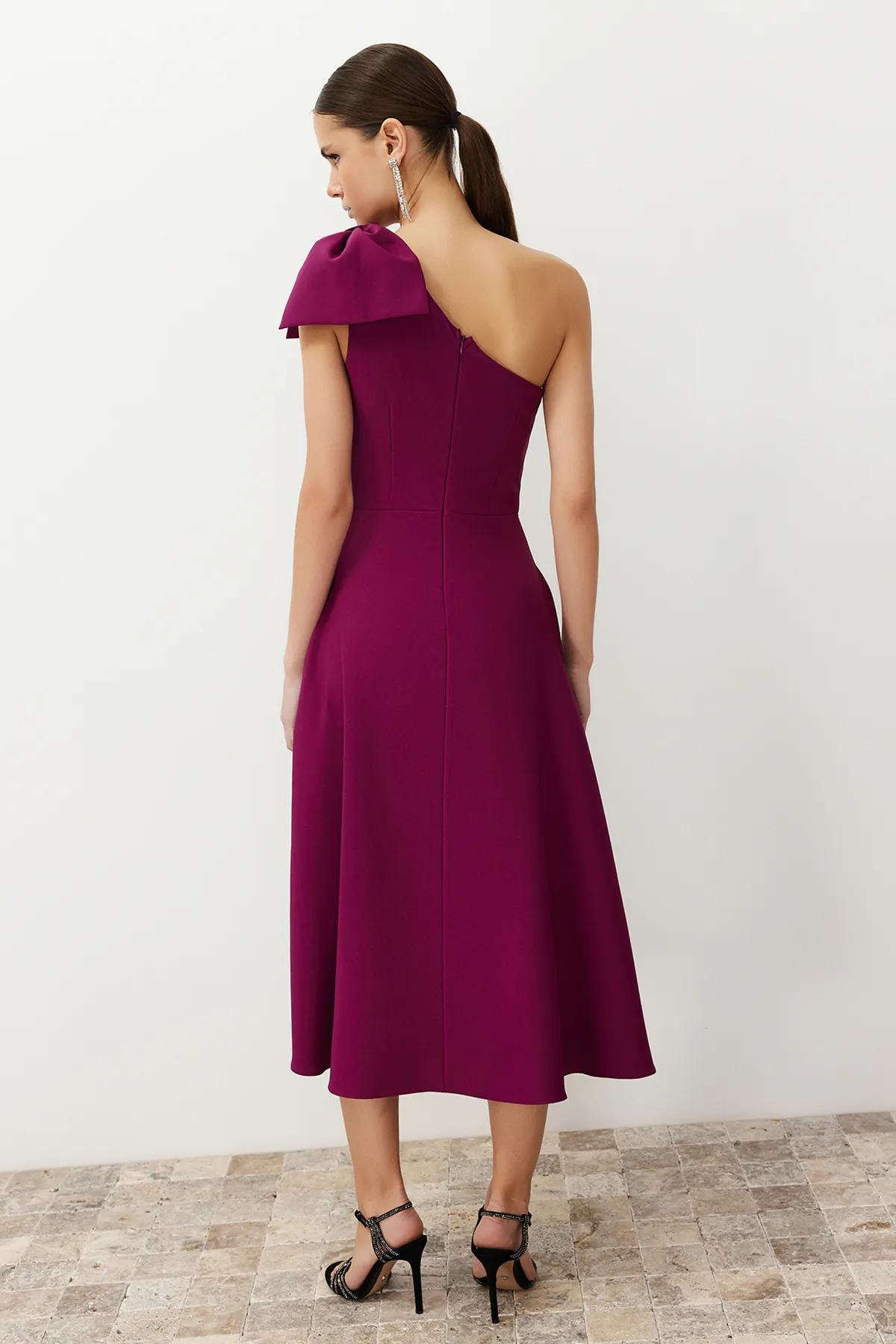 Trendyol Collection  Elegantes Abendkleid - Pflaumenfarbenes Schleifendetail