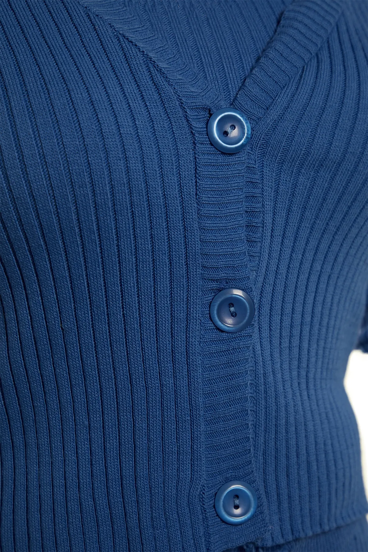 Trendyol Collection  Blue Wicked Bluse Cardigan Hose Strickoberteil und Unterteil Set TWOAW22AU0006