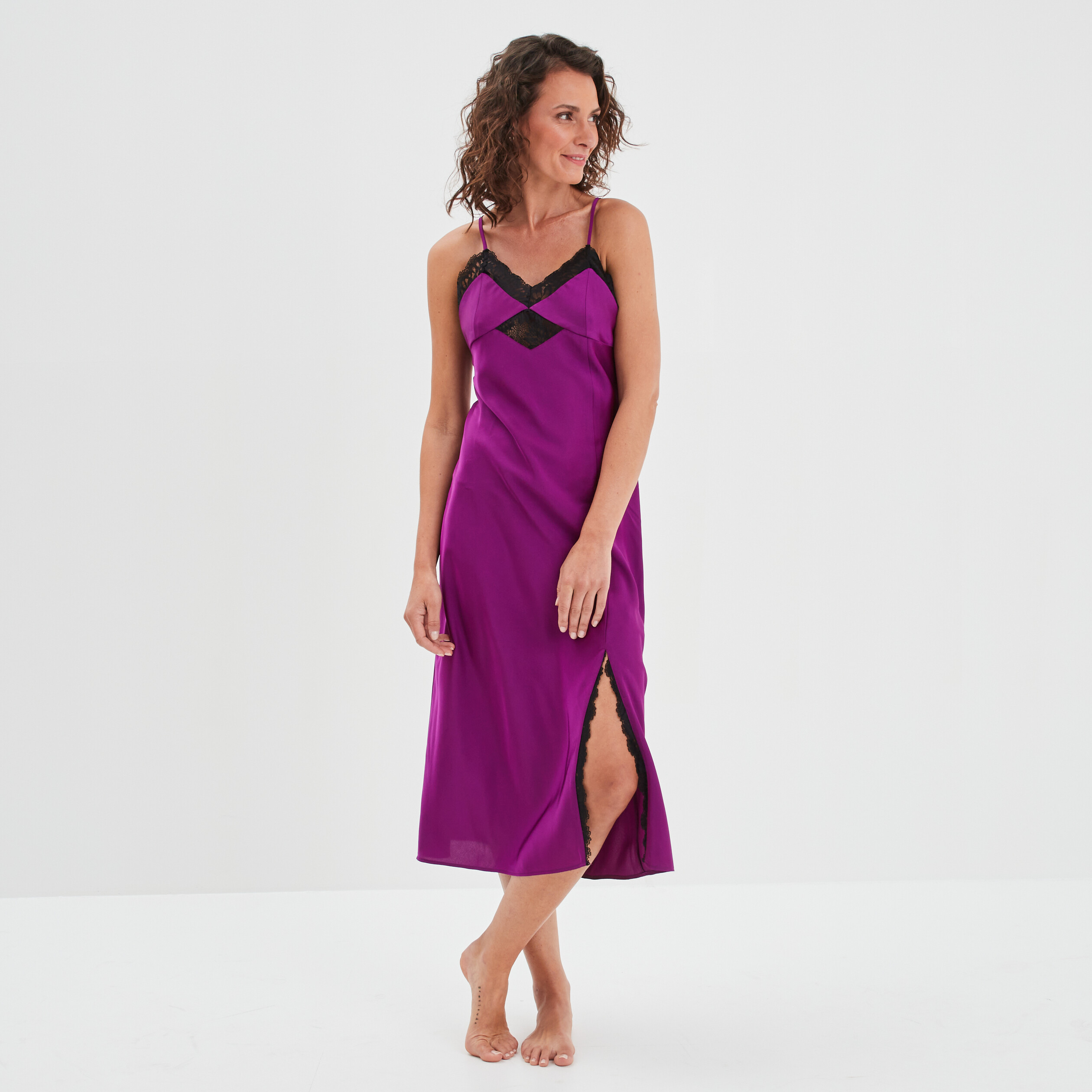 Nuisette satin longue détails dentelle violet femme | La Halle
