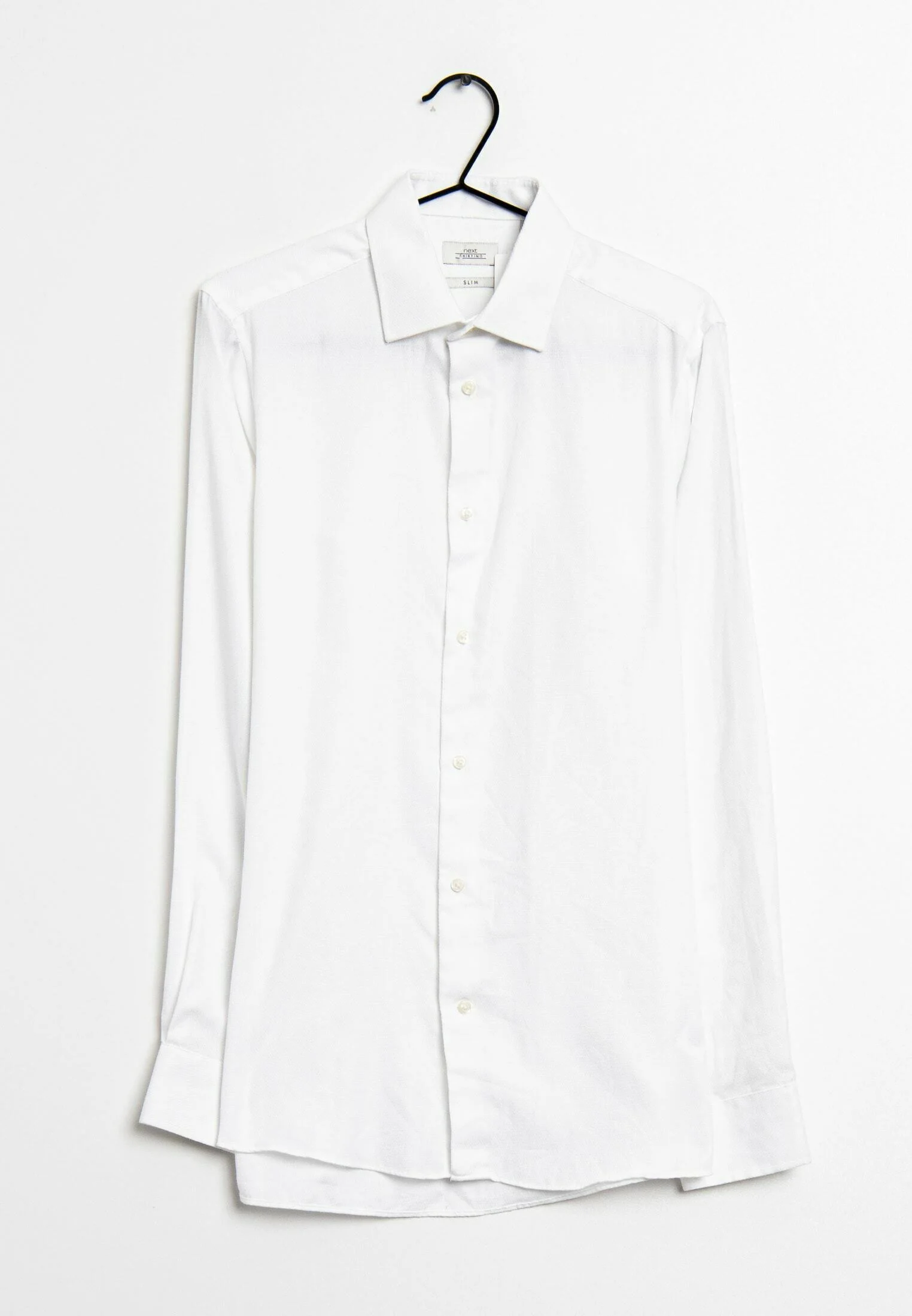 Próxima camisa elegante