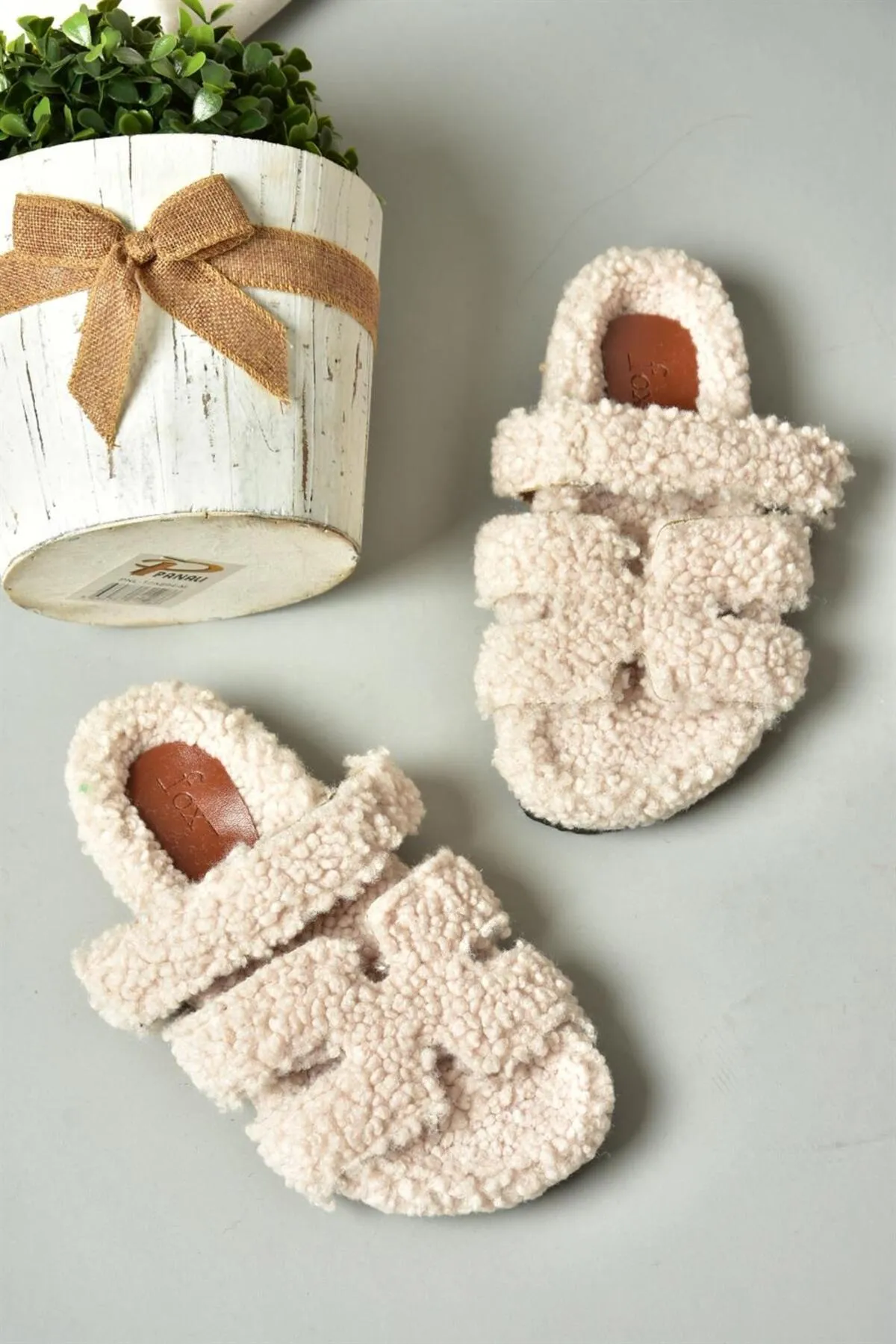 Fox Shoes  R824527104 Beige Pelz-Damenhausschuhe