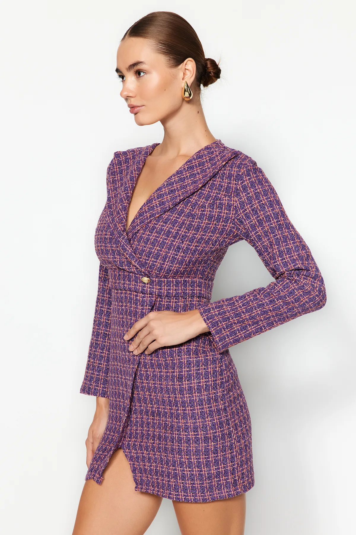 Trendyol Collection  Lilafarbenes zweireihiges Tweed-Webkleid TWOAW24EL00339