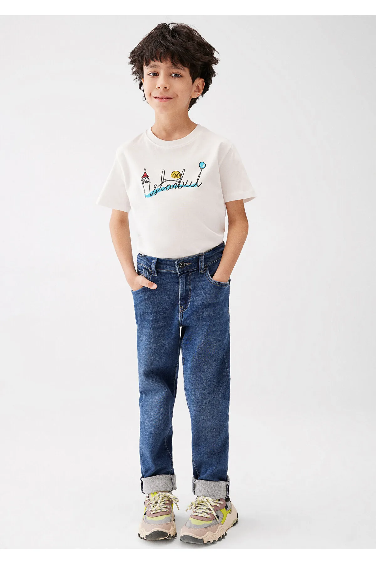 Mavi  Weißes T-Shirt mit Istanbul-Aufdruck, normale Passform / normale Passform6610202-70057