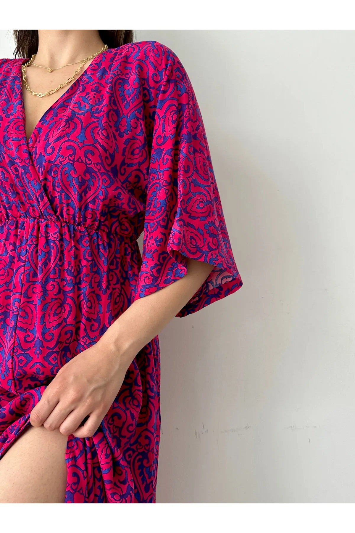BEJNA  Fuchsiafarbenes, zweireihiges, langes Sommerkleid mit Kragen und Schlitz für Damen