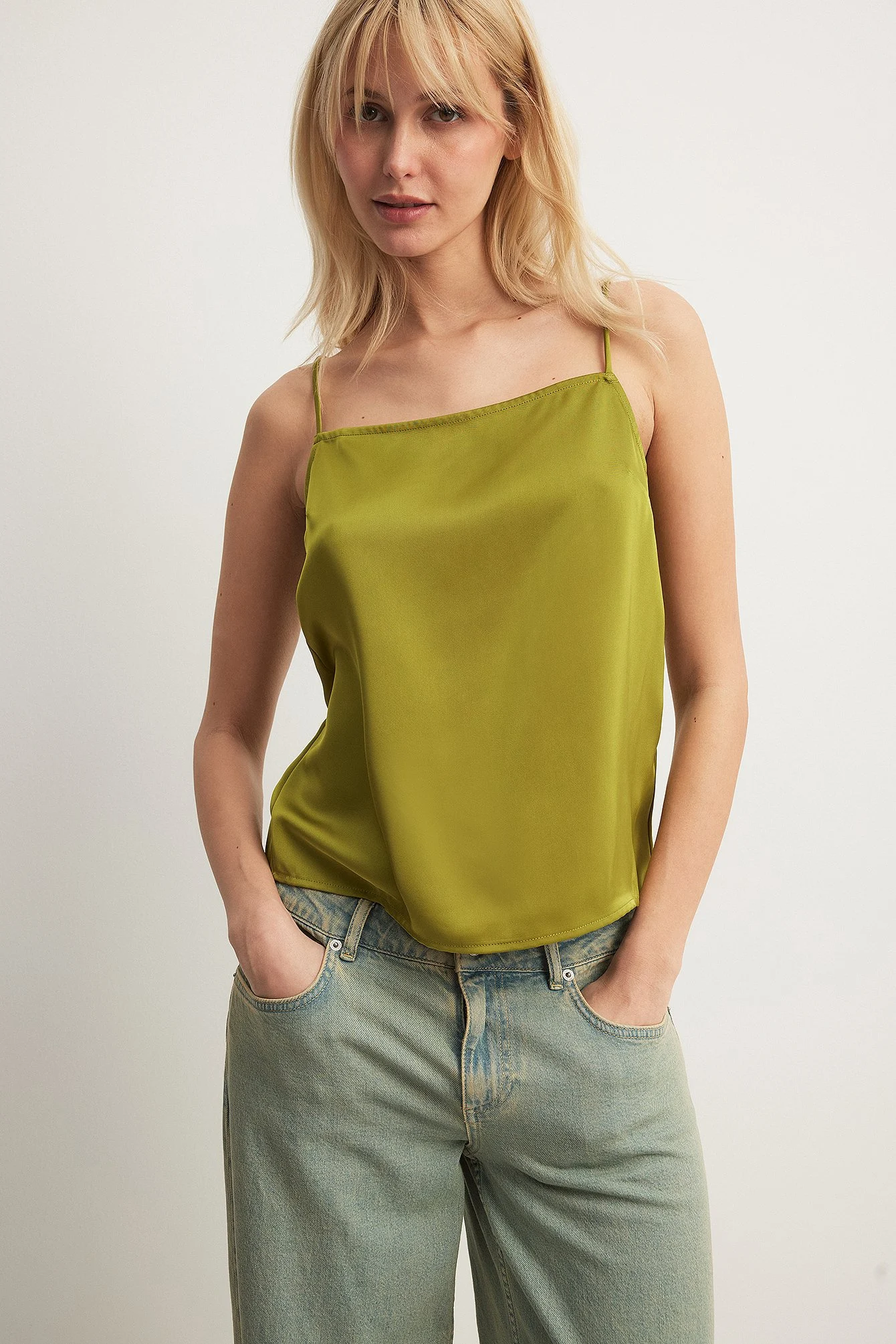 Satin-Singlet mit Schnürung am Rücken