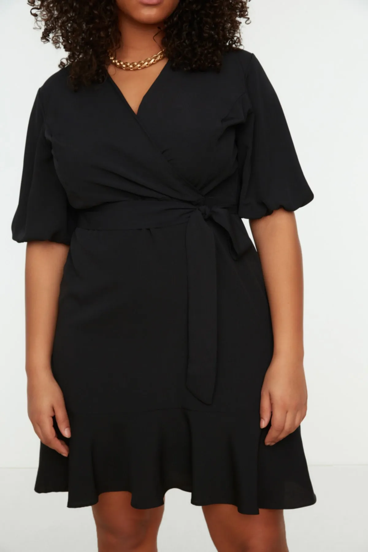 Trendyol Curve  Schwarzes gewebtes zweireihiges Überkleid mit Gürtel TBBSS22EL0541