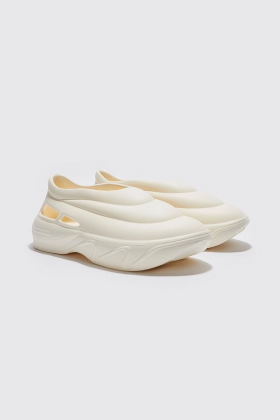 Geformte Laufschuhe