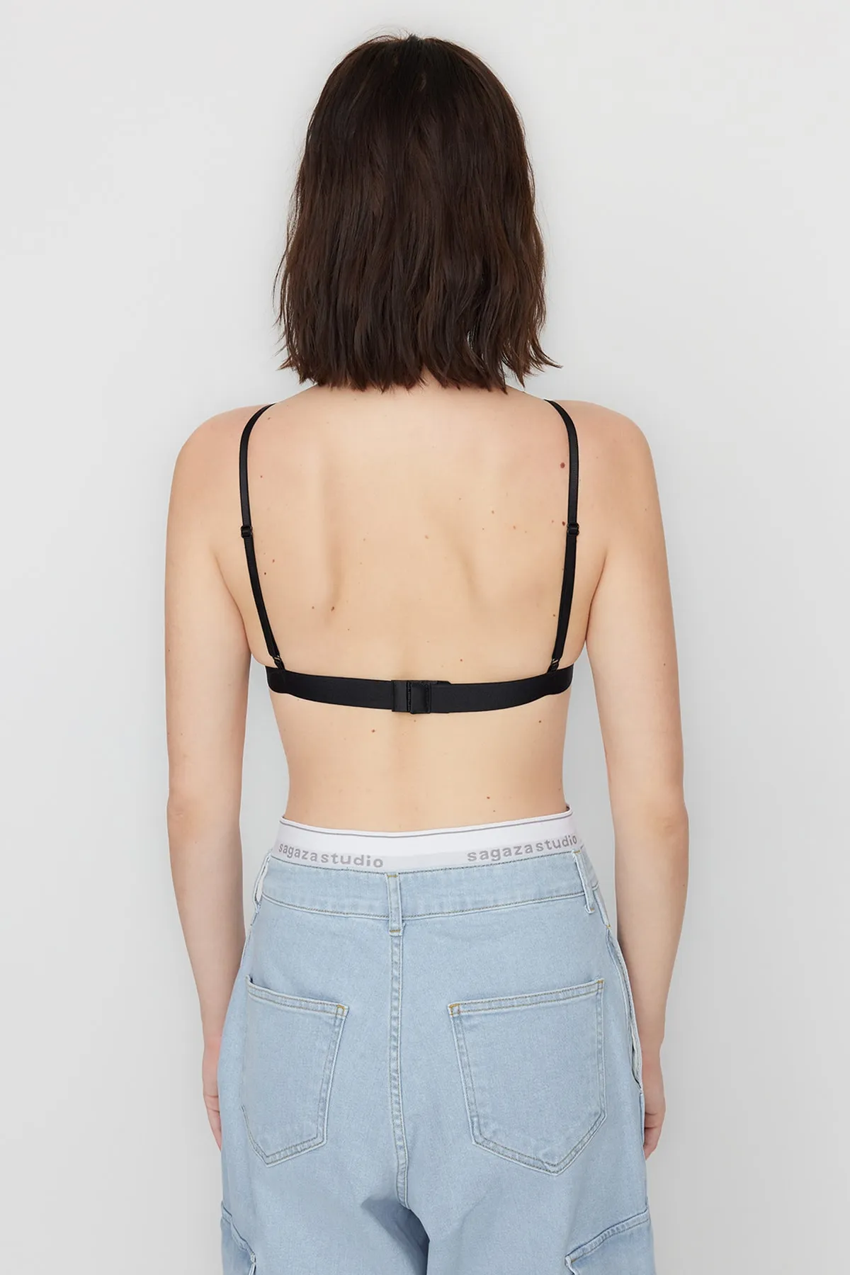 Trendyol Collection  X Sagaza Studio detailliertes Bustier aus schwarzem Stein und Netzstoff TCLSS23BS00001