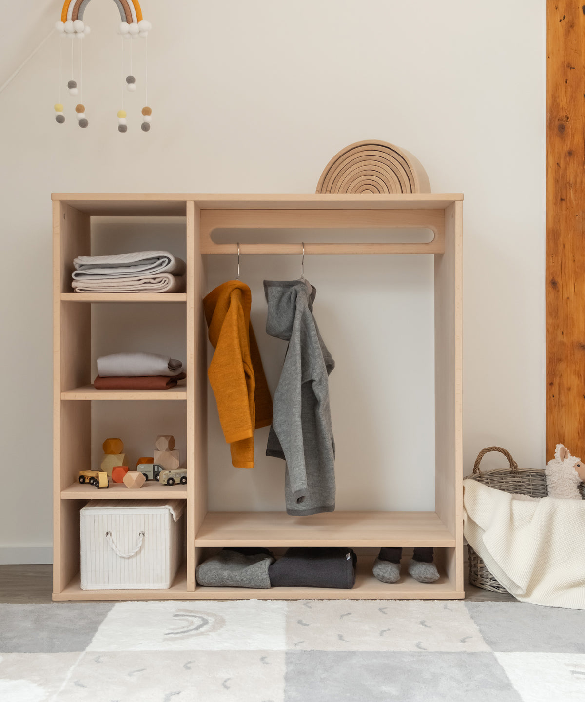 Montessori Kleiderschrank Buche