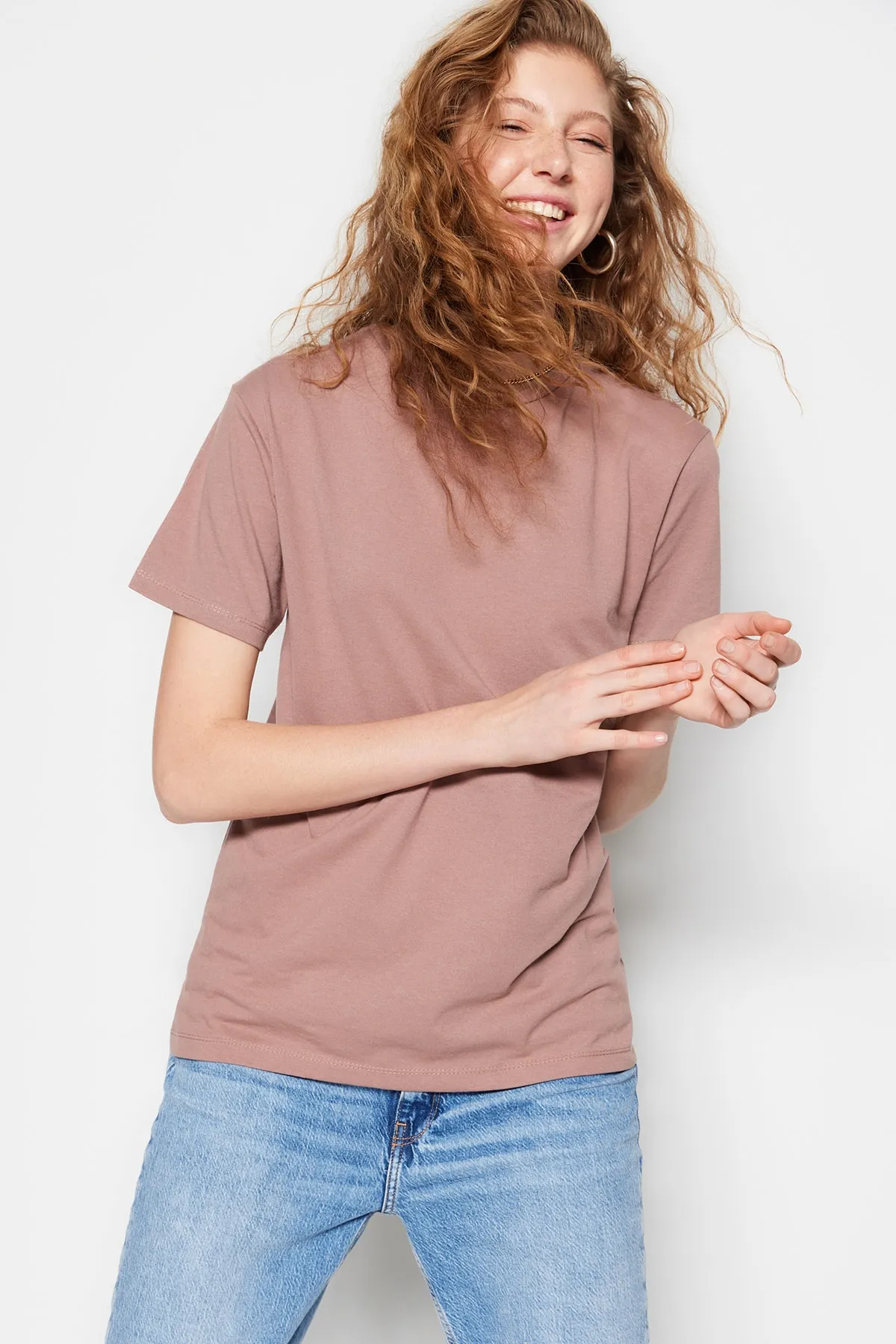 Trendyol Collection  Nerzfarbenes, übergroßes/weites Rundhals-Strick-T-Shirt aus 100 % Baumwolle TWOSS20TS0134