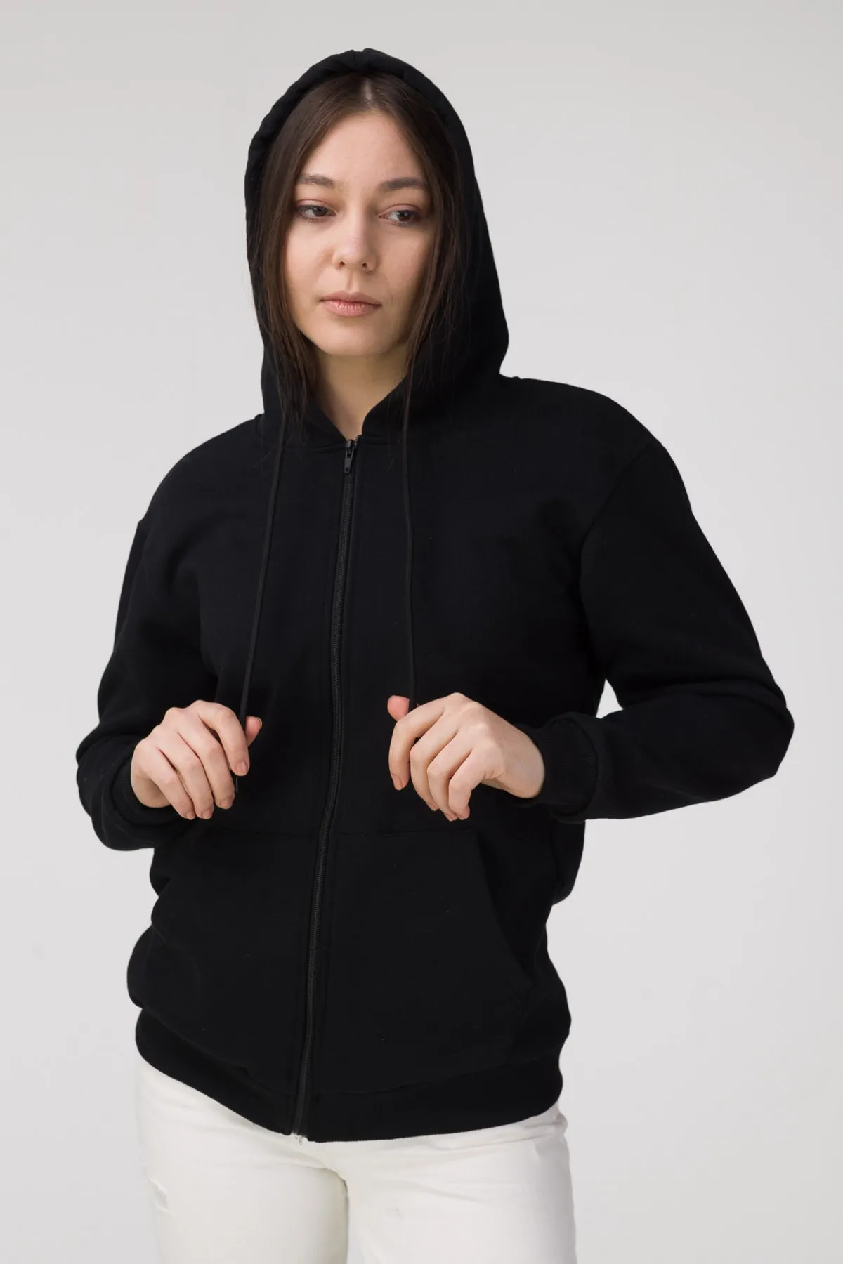 MODAGEN  Unisex-Strickjacke in Übergröße in Schwarz
