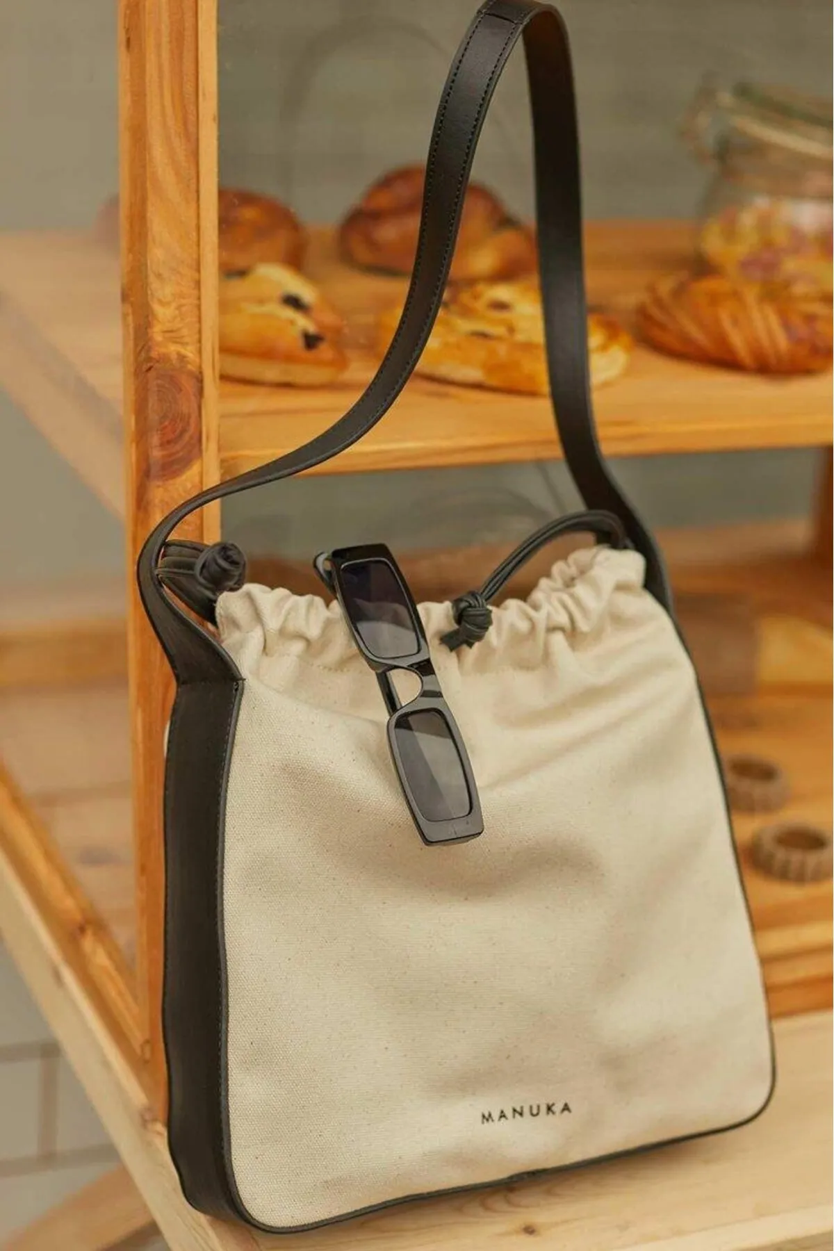Manuka  Canvas-Tasche mit Kordelzug, Schwarz