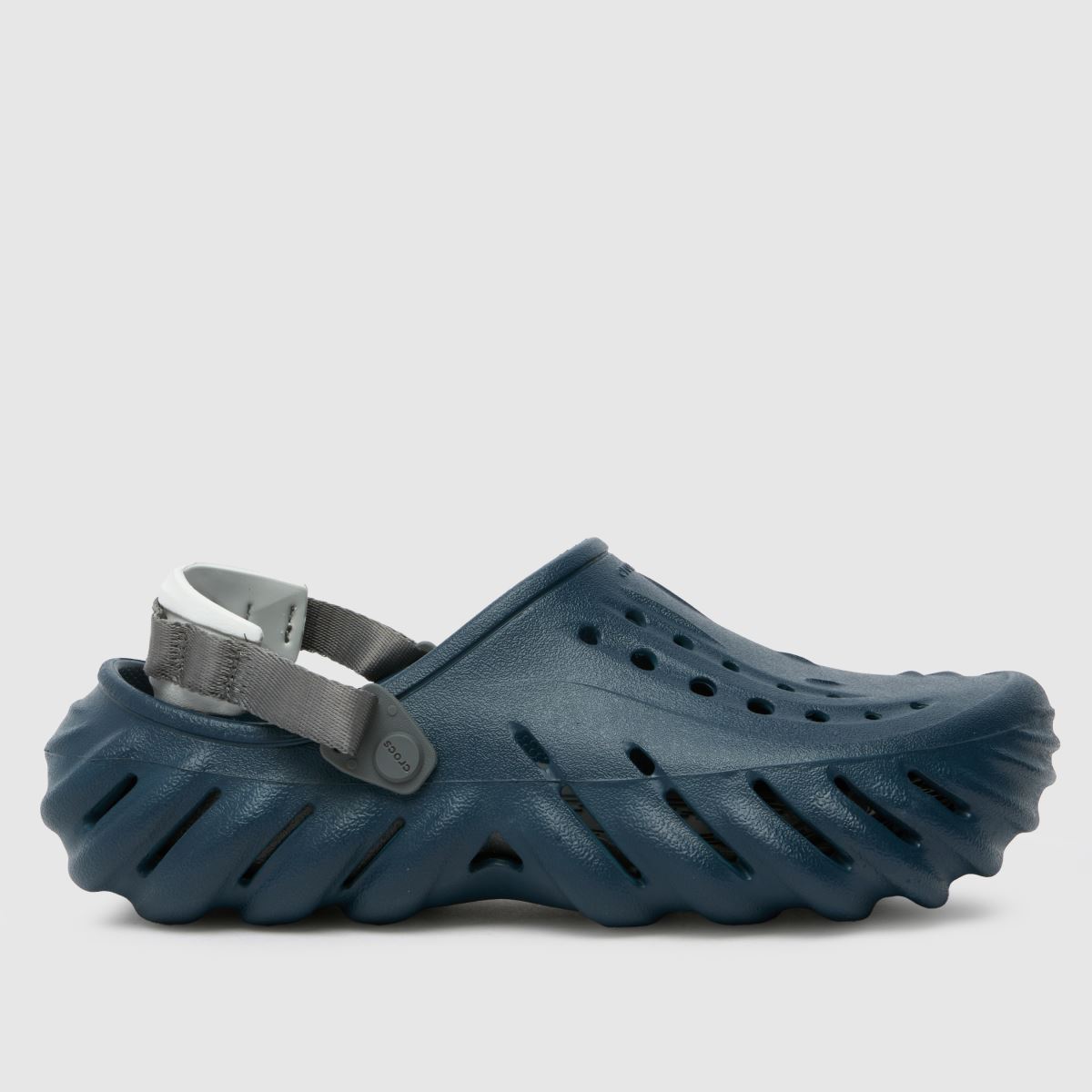 Crocs Echo klumpa szandál kék színben