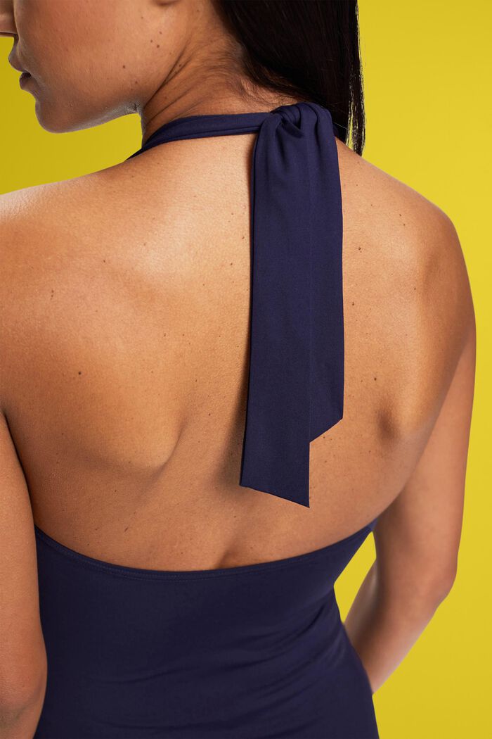 Wattiertes Neckholer-Bikinitop
