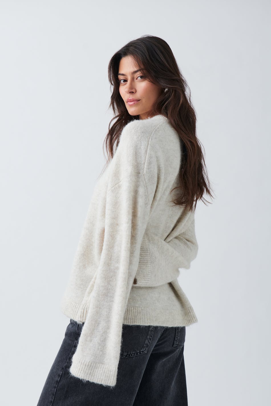 Crew neck knitted sweater