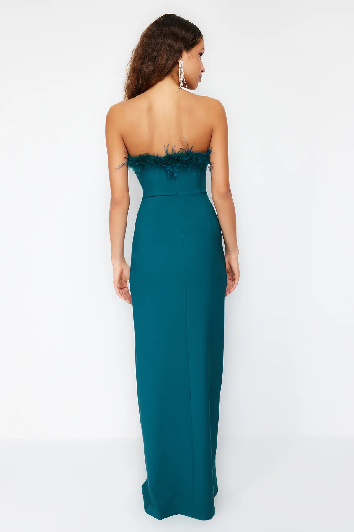 Trendyol Collection  Smaragdgrünes, figurbetontes, gewebtes Abendkleid mit Otrish TPRSS22AE0095
