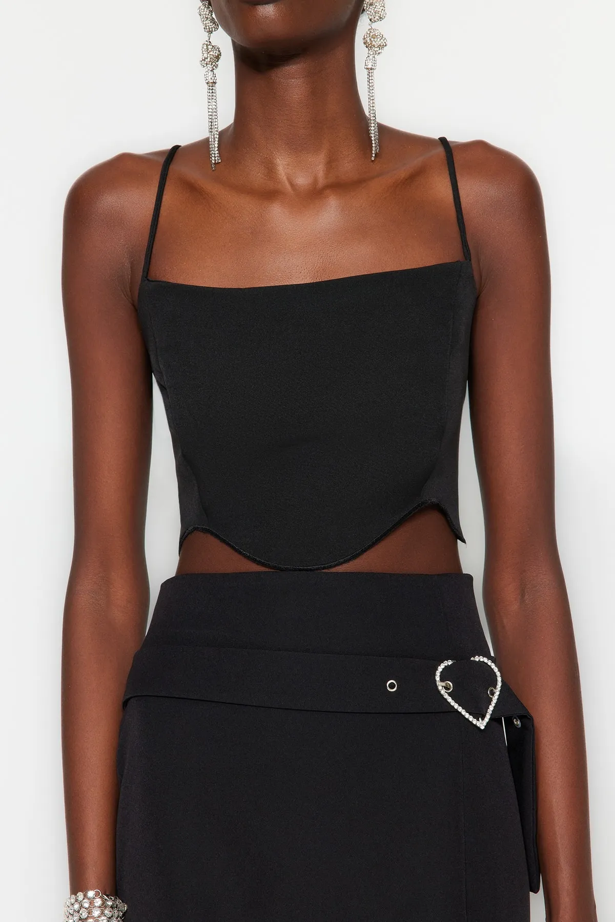 Trendyol Collection  Schwarzes, bauchfreies, gewebtes Bustier TPRSS23BS00033