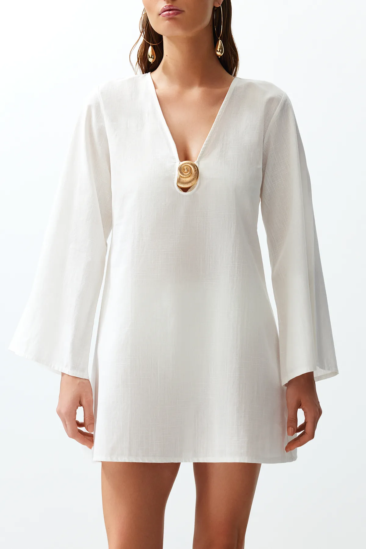 Trendyol Collection  Weißes Mini-Strandkleid aus 100 % Baumwolle mit gewebten Accessoires TBESS24EL00020