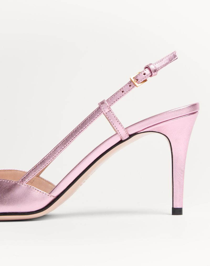 Bomba Slingback VLogo Signature em napa laminada de 80 mm