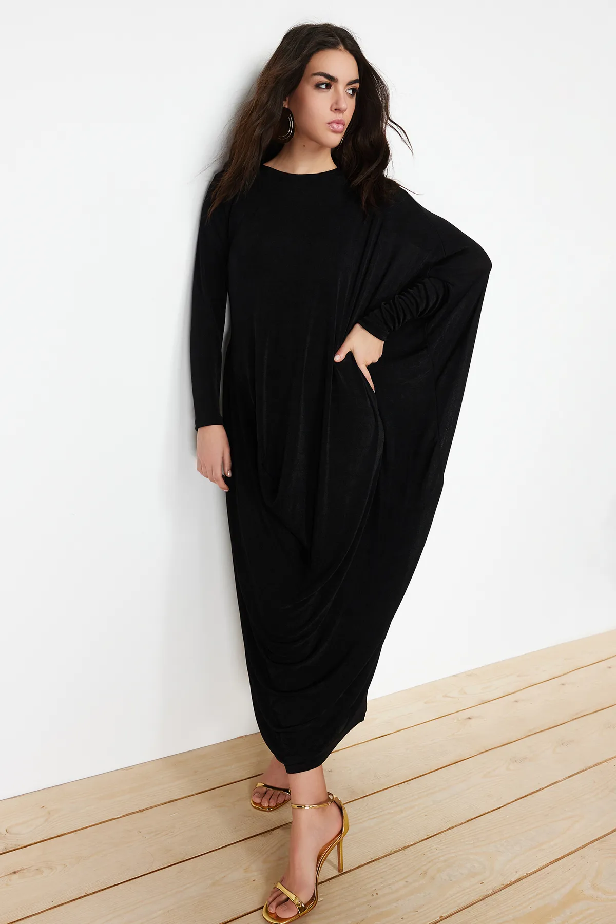 Trendyol Modest  Schwarzes stilvolles gestricktes Kaftan-Kleid TCTSS24EB00037