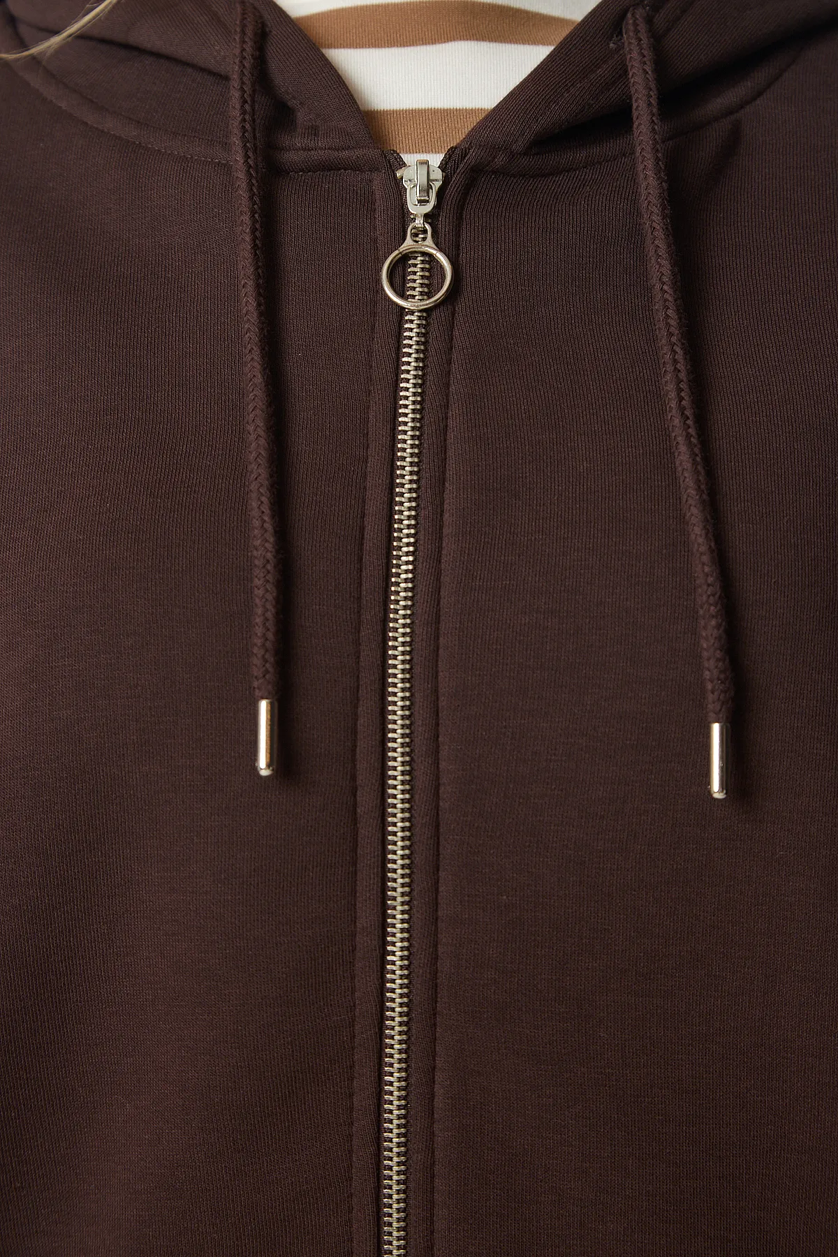 Happiness İstanbul  Braunes Oversize-Sweatshirt mit Kapuze und Reißverschluss für Damen UB00124