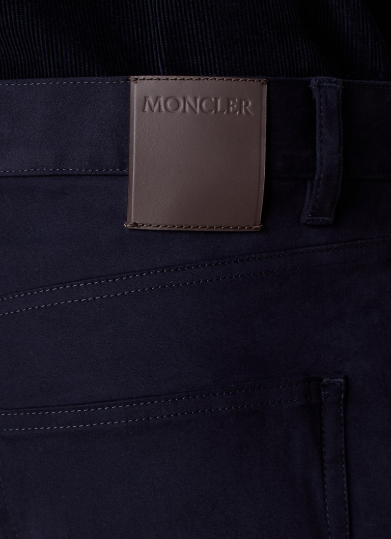 Pantaloni chino Moncler Slim Fit cu buzunare laterale