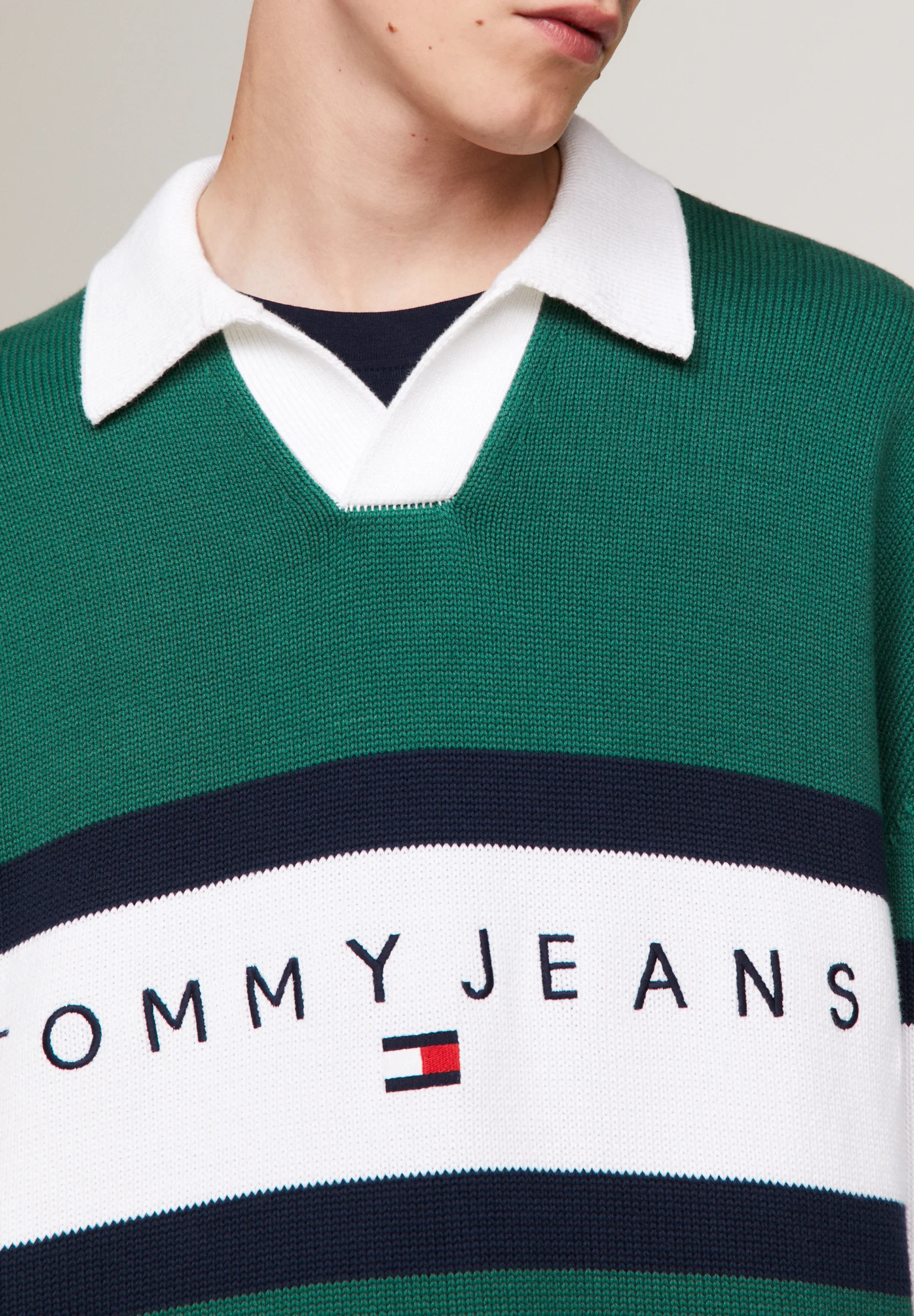 Tommy Jeans TROPHY NECK - Suéter