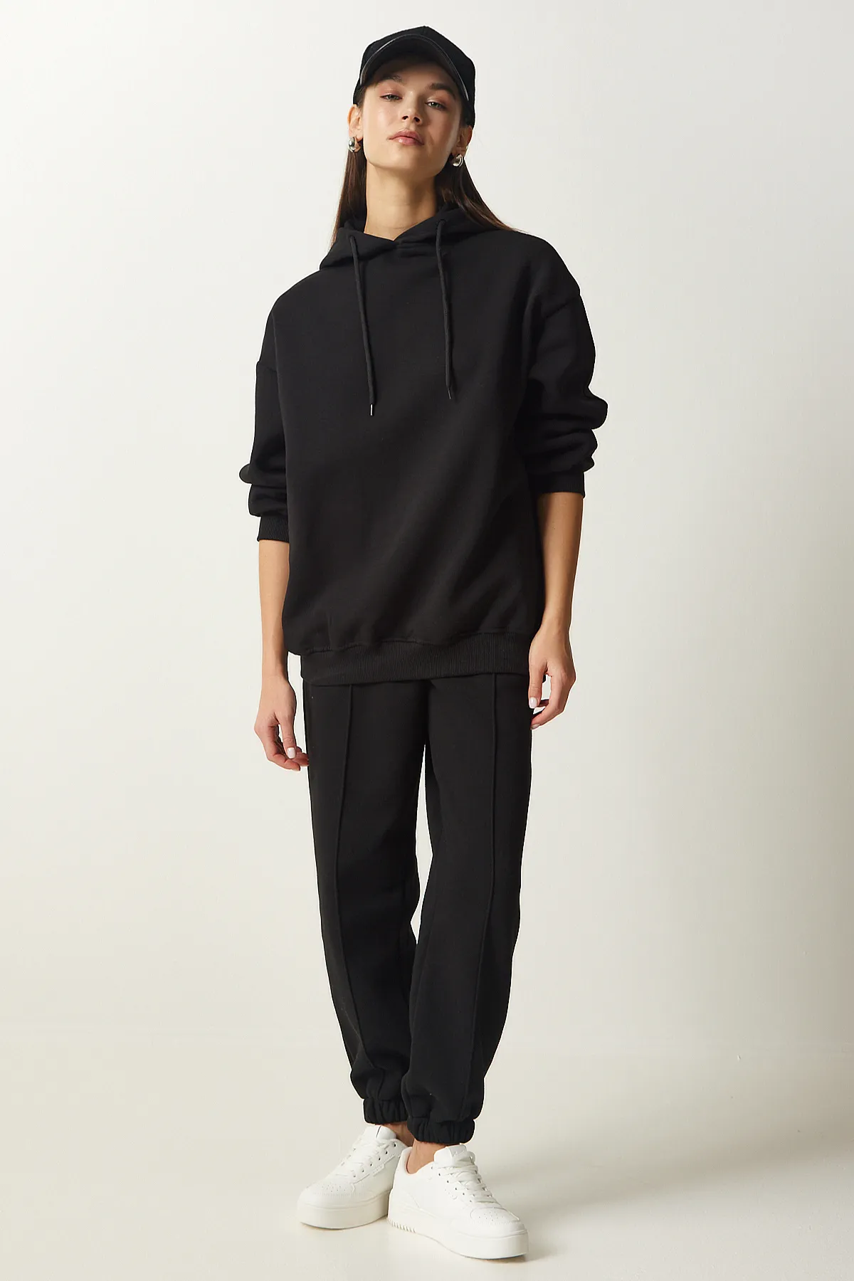 Happiness İstanbul  Schwarzes Damen-Trainingsanzug-Set mit Schal und Kapuze, gestrickt, DD01279