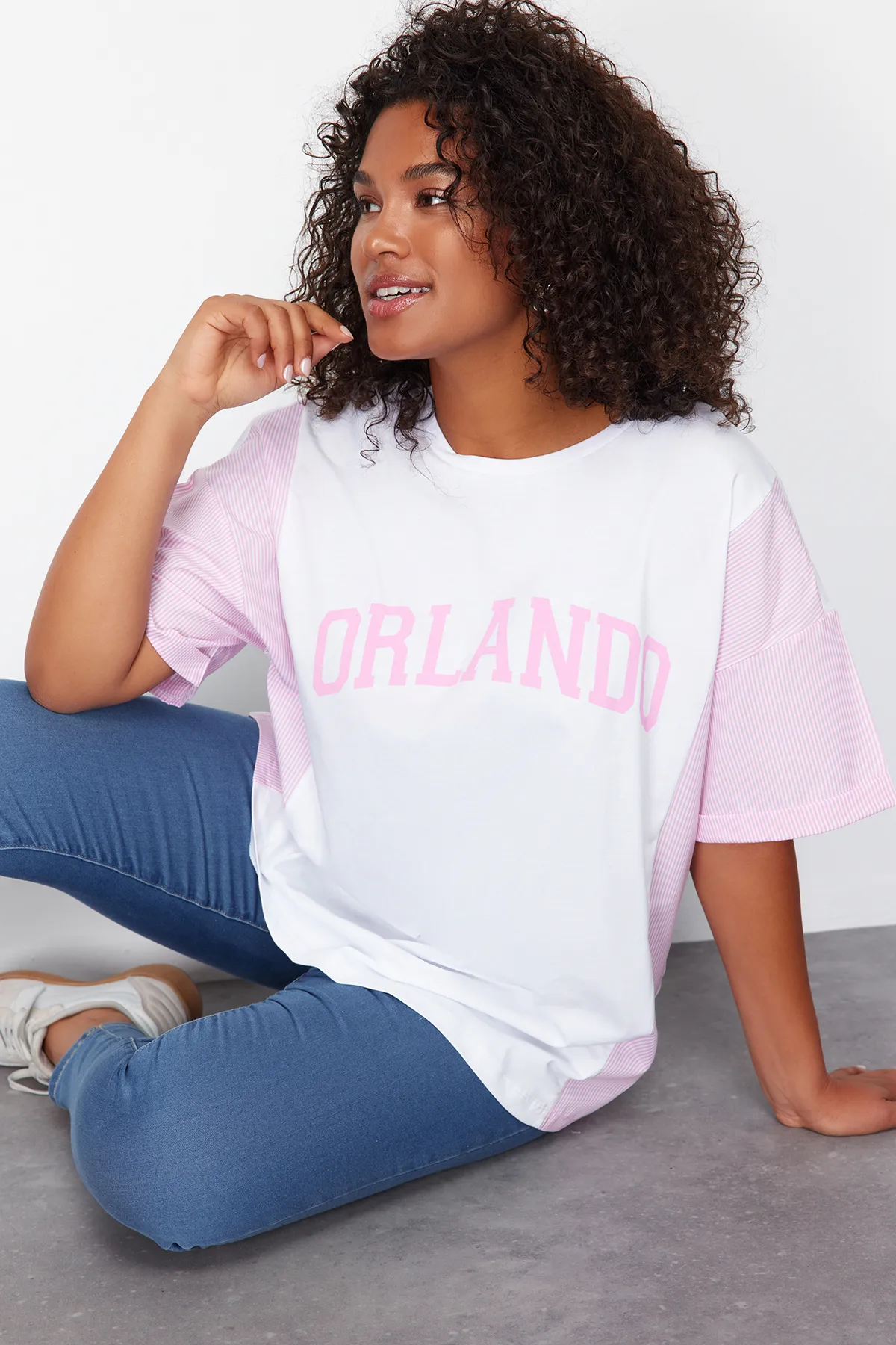 Trendyol Curve  Große Größen in T-Shirt - Rosa - Oversized