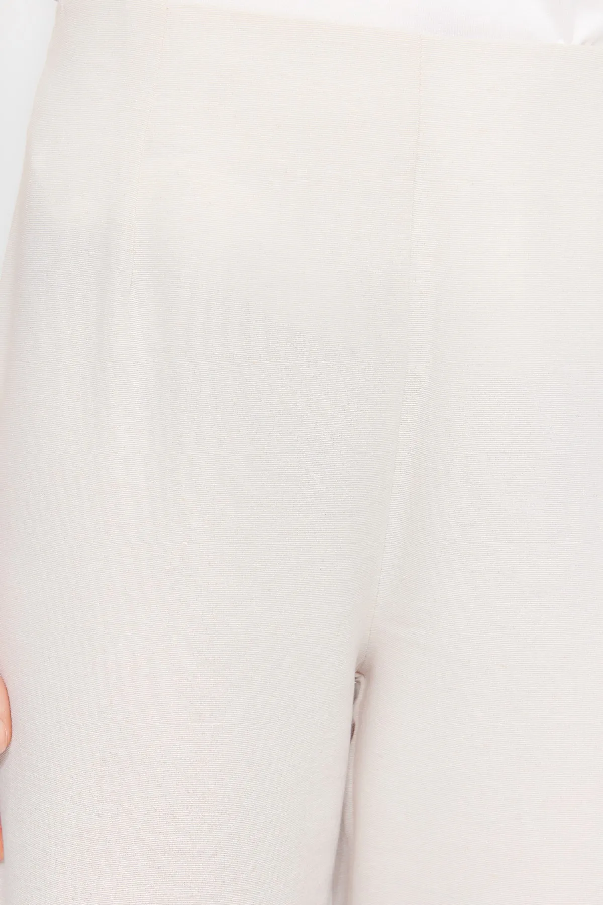 Trendyol Modest  Ecrufarbene, gewebte Hose aus Baumwollmischung mit weitem Bein TCTSS23TP00038