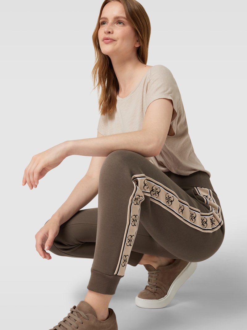 Sweatpants mit Label-Print Modell 'BRITNEY' in schlamm