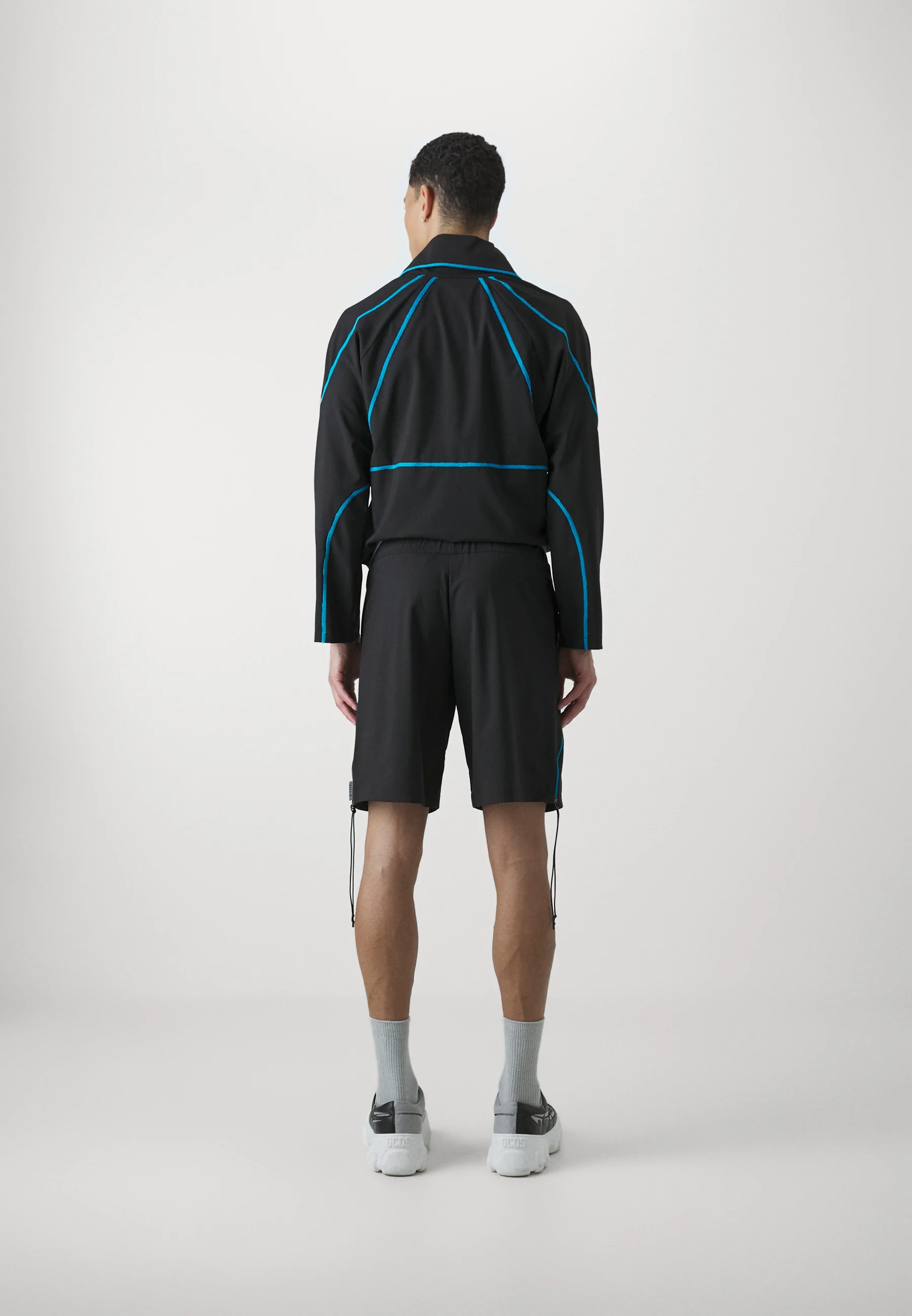 Pantalones cortos de Saul Nash