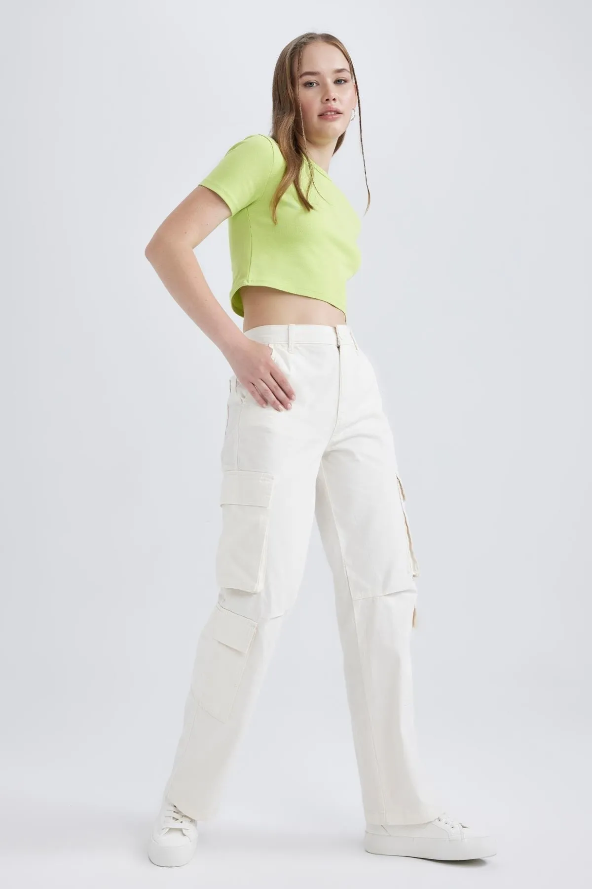 DeFacto  Coole Cargohose mit geradem Schnitt – 100 % Baumwolle, Gabardine A6265ax23sm