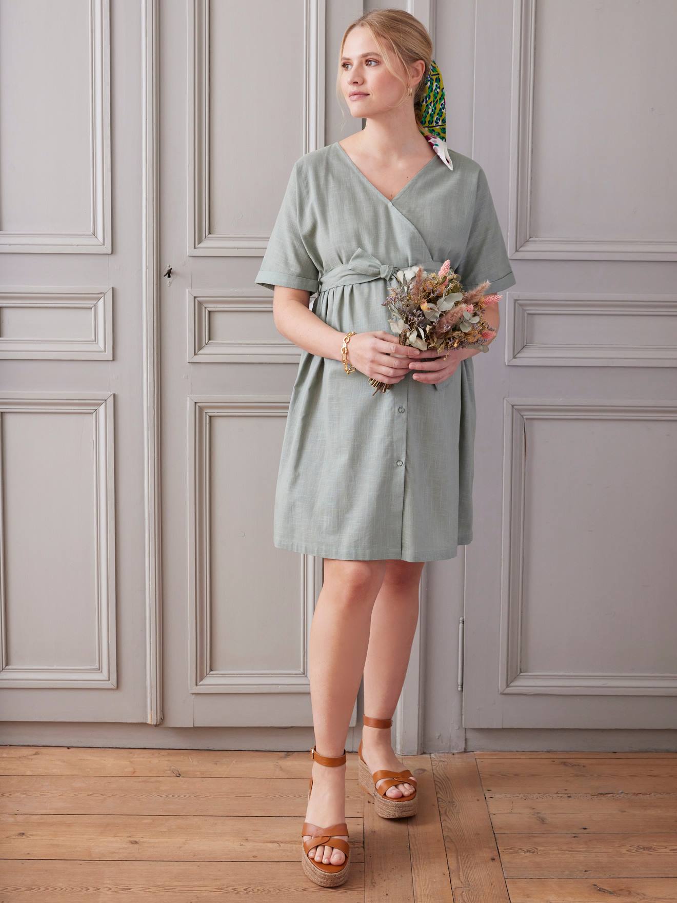 Robe courte cache-coeur grossesse et allaitement vert sauge