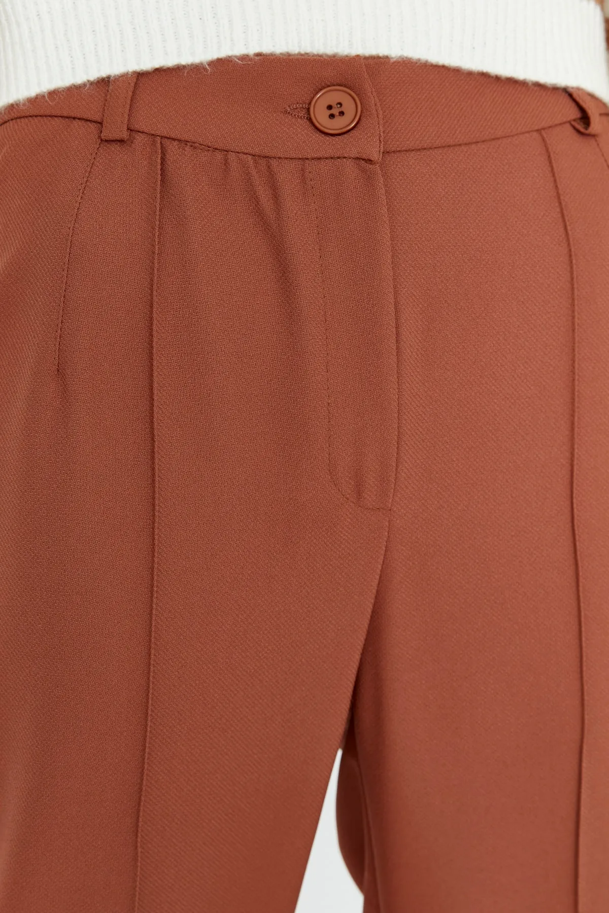 Trendyol Collection  Braune, gerade geschnittene, gerippte, genähte Webhose mit hoher Taille TWOSS21PL0093