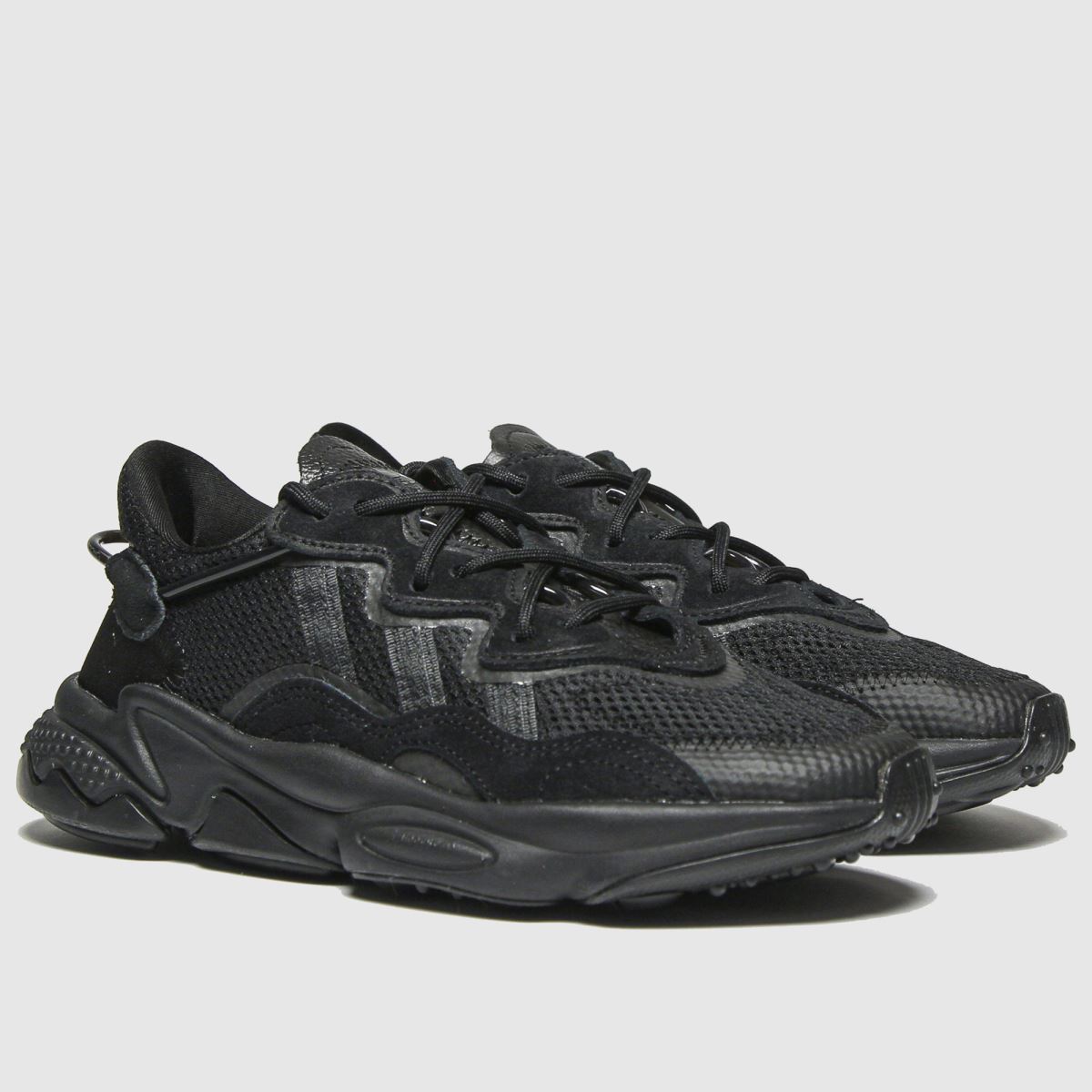 adidas svarta ozweego ungdomsskor