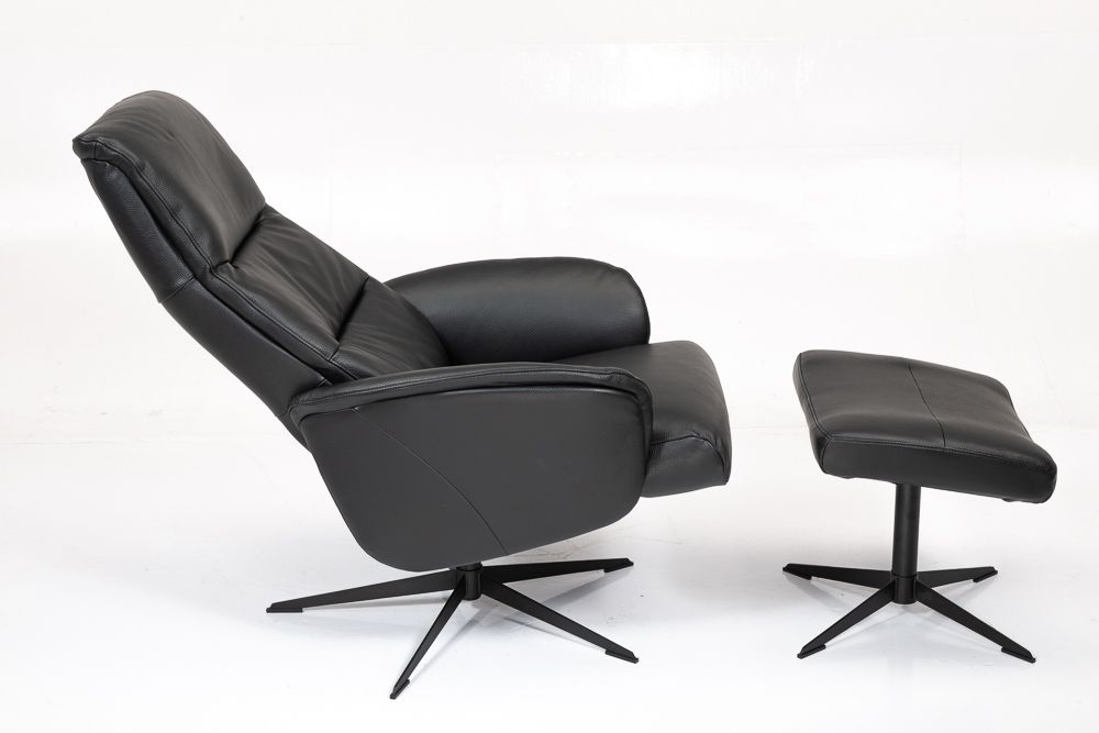 Hjort Knudsen Sessel 3408 und Hocker 3308
