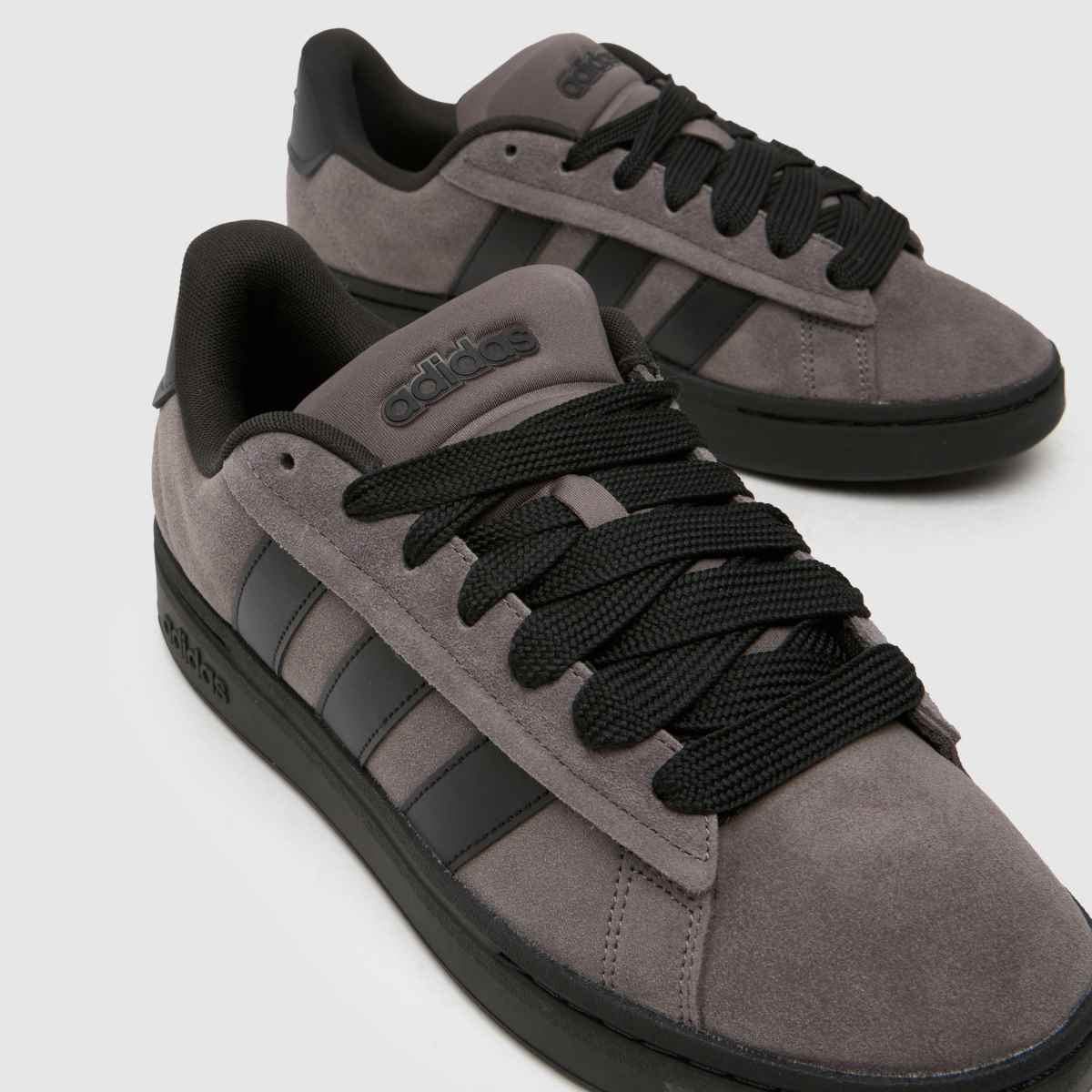 adidas Grand Court Alpha 00s športni copati v sivi in črni barvi
