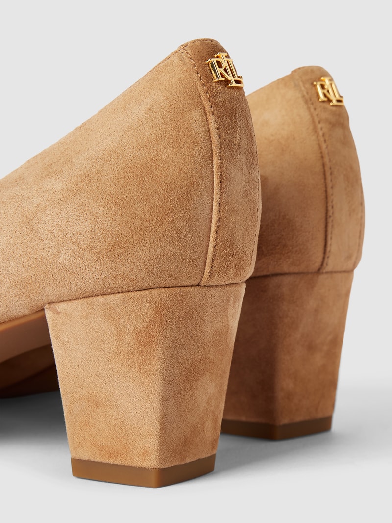 Pumps in spitz zulaufender Form Modell 'WHITNEY' in beige