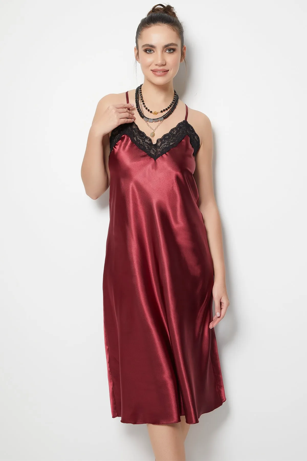 Miorre  Burgunderrotes, rückenfreies Fantasy-Nachthemd-String-Set für Damen