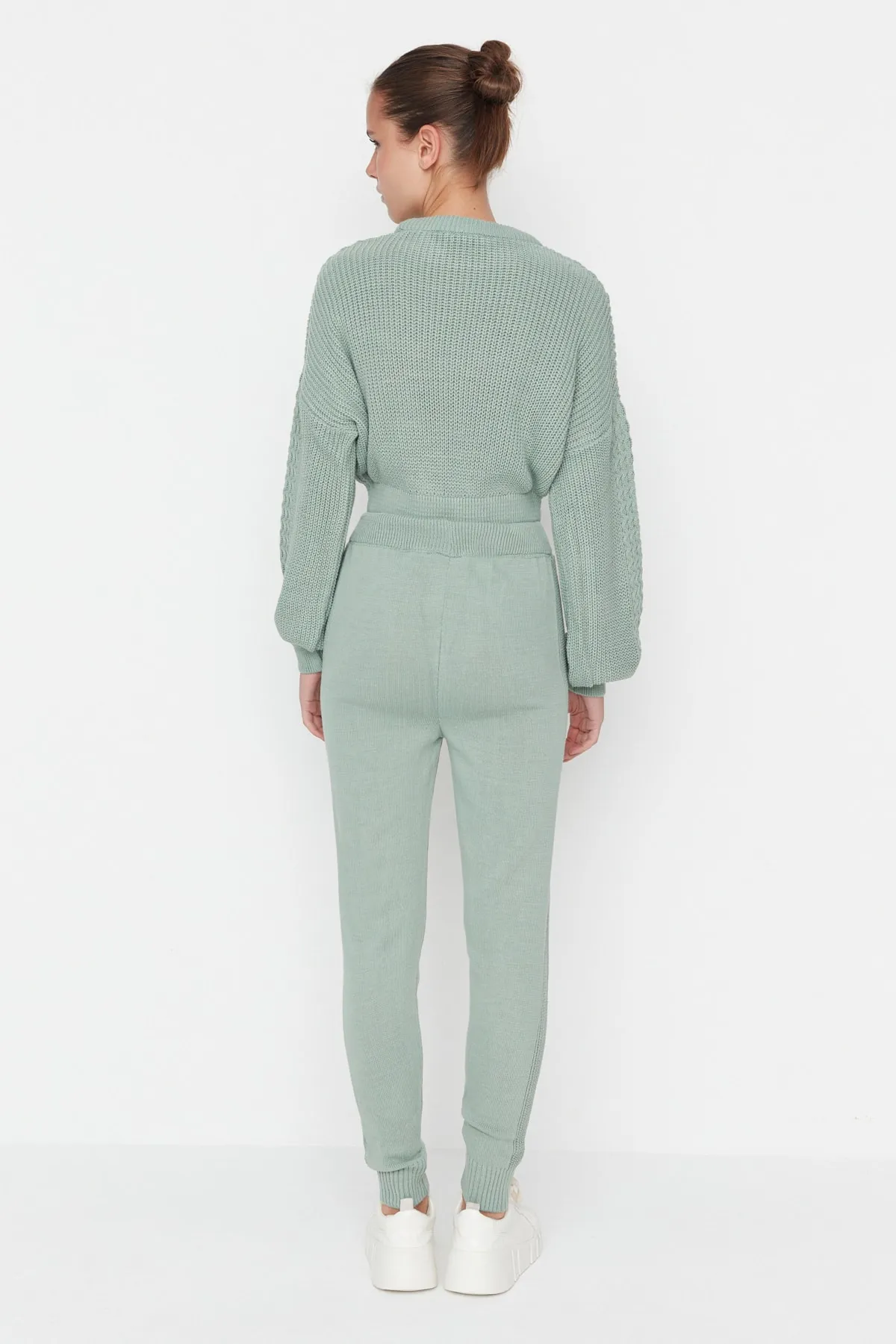 Trendyol Collection  Mintgrünes, kurzes Strickoberteil und -unterteil-Set mit Rundhalsausschnitt TWOAW21AU0047
