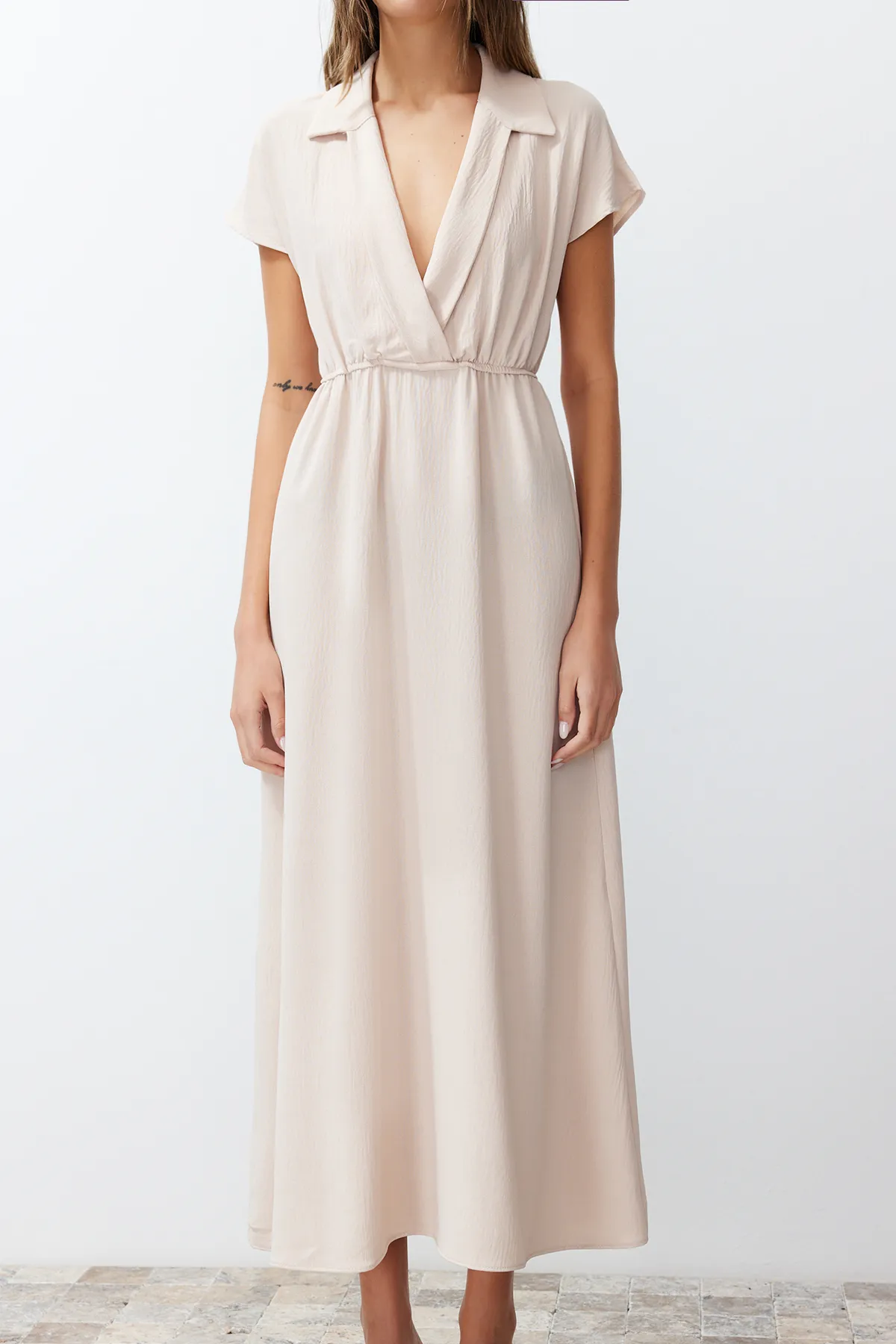 Trendyol Collection  Beiges Aerobin DMidi-Kleid - A-Linie, Zweireihiger Kragen TWOSS24EL00599