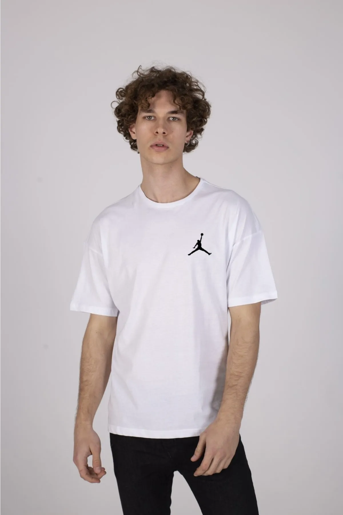 JACKAL CO.  Das Jumpman bedruckte Unisex-Basic-T-Shirt