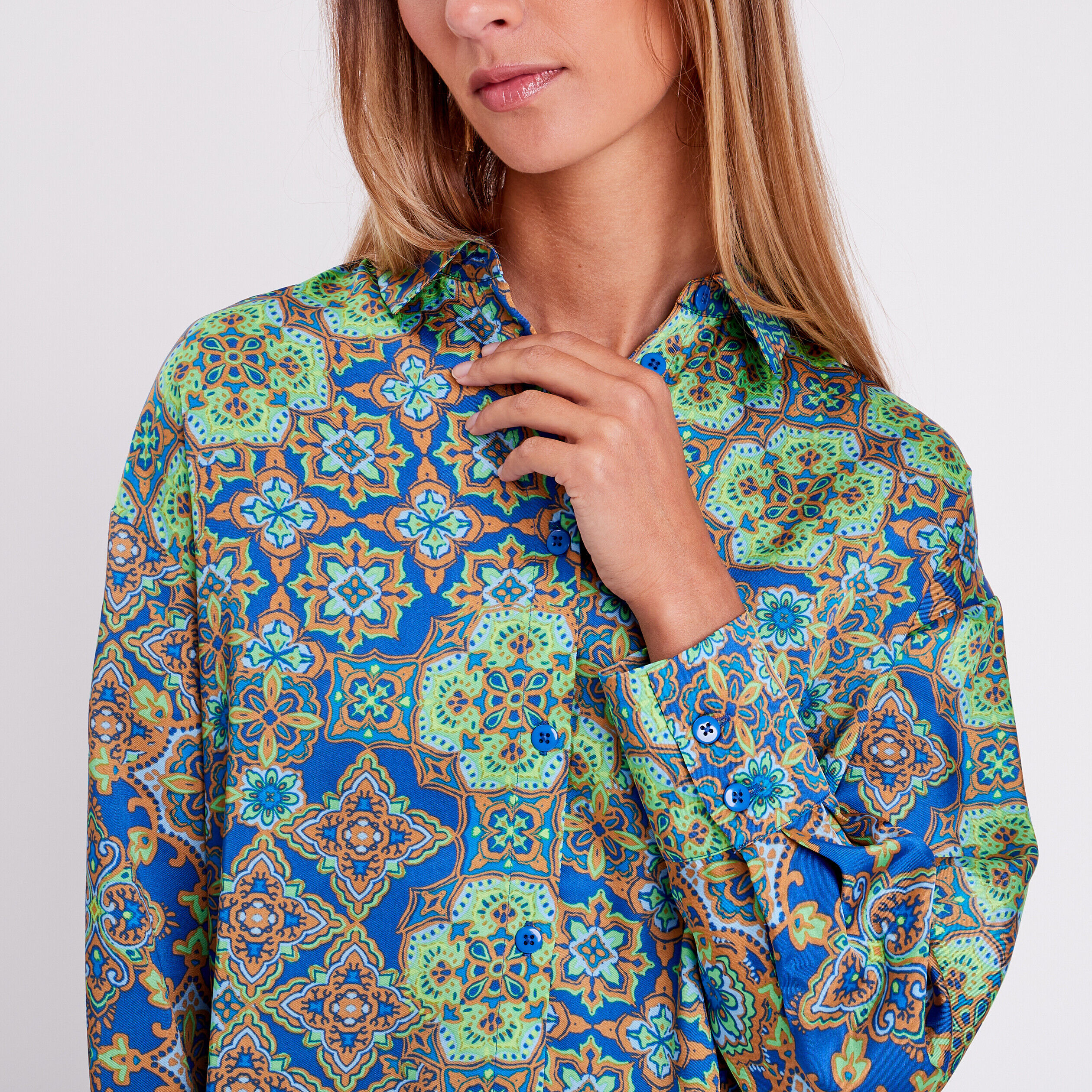 Chemise manches longues satin bleu roi femme | Cache Cache