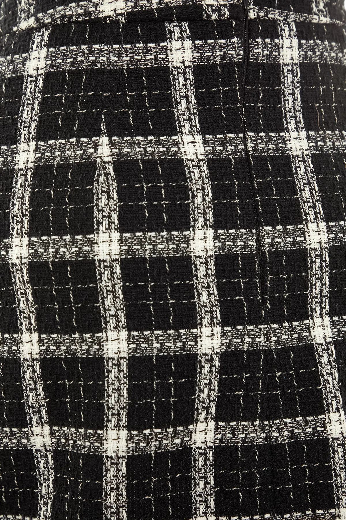 Trendyol Collection  Schwarzer gewebter Minirock mit Karomuster TWOAW23ET00119