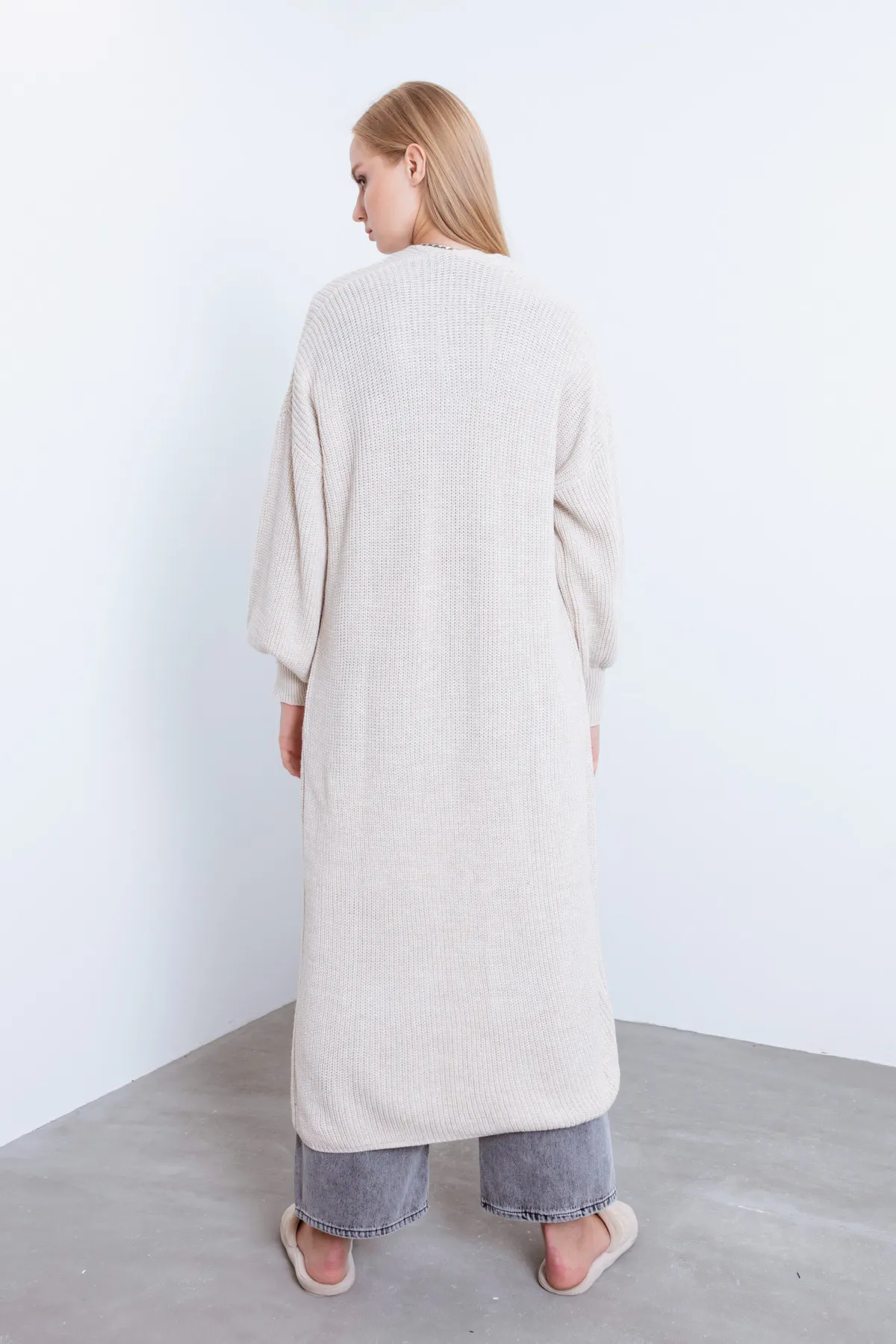 Lafaba  Beigefarbene lange Strickjacke mit Ballonärmeln für Damen
